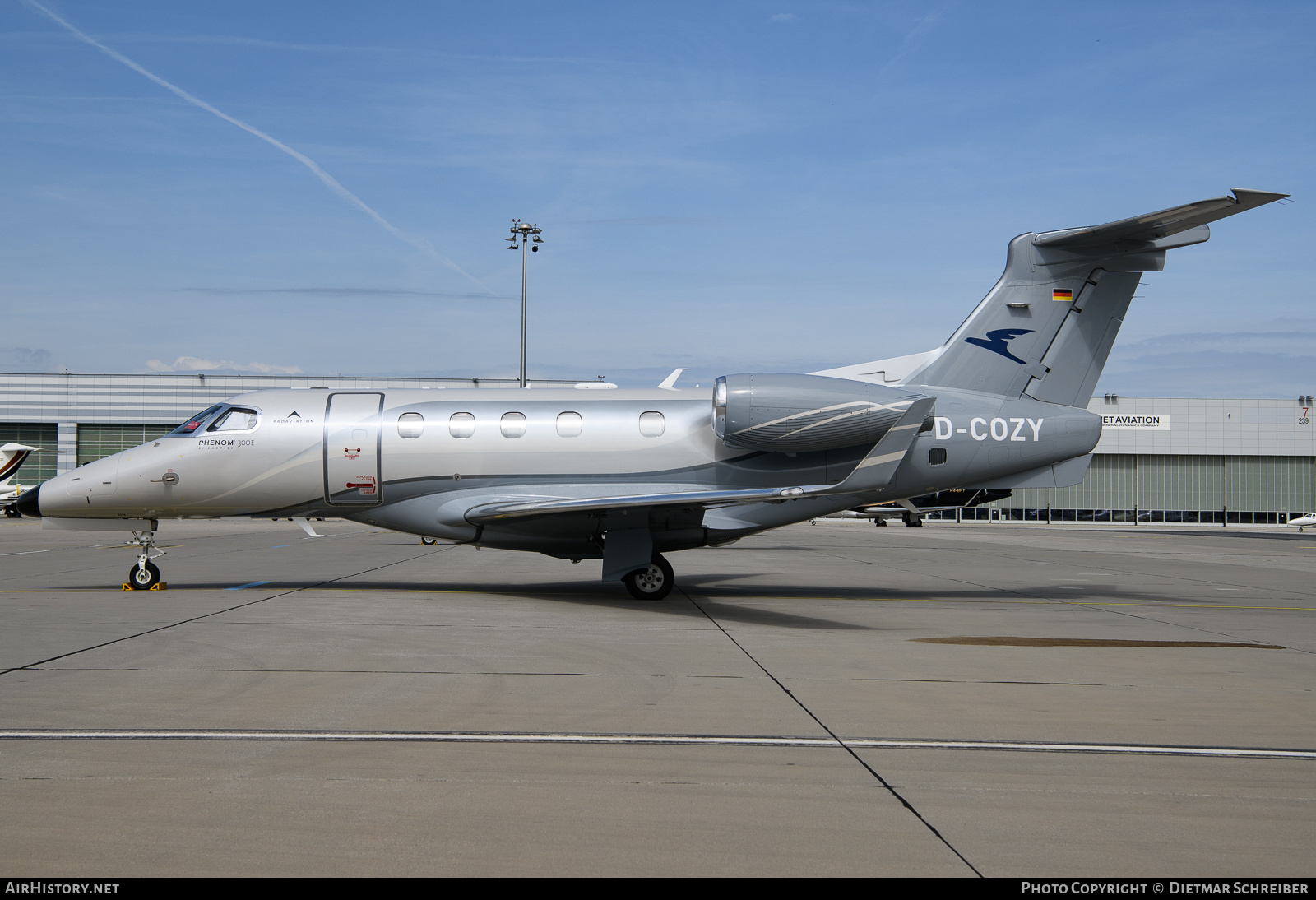 Aircraft Photo of D-COZY | Embraer EMB-505 Phenom 300E | AirHistory.net #805274