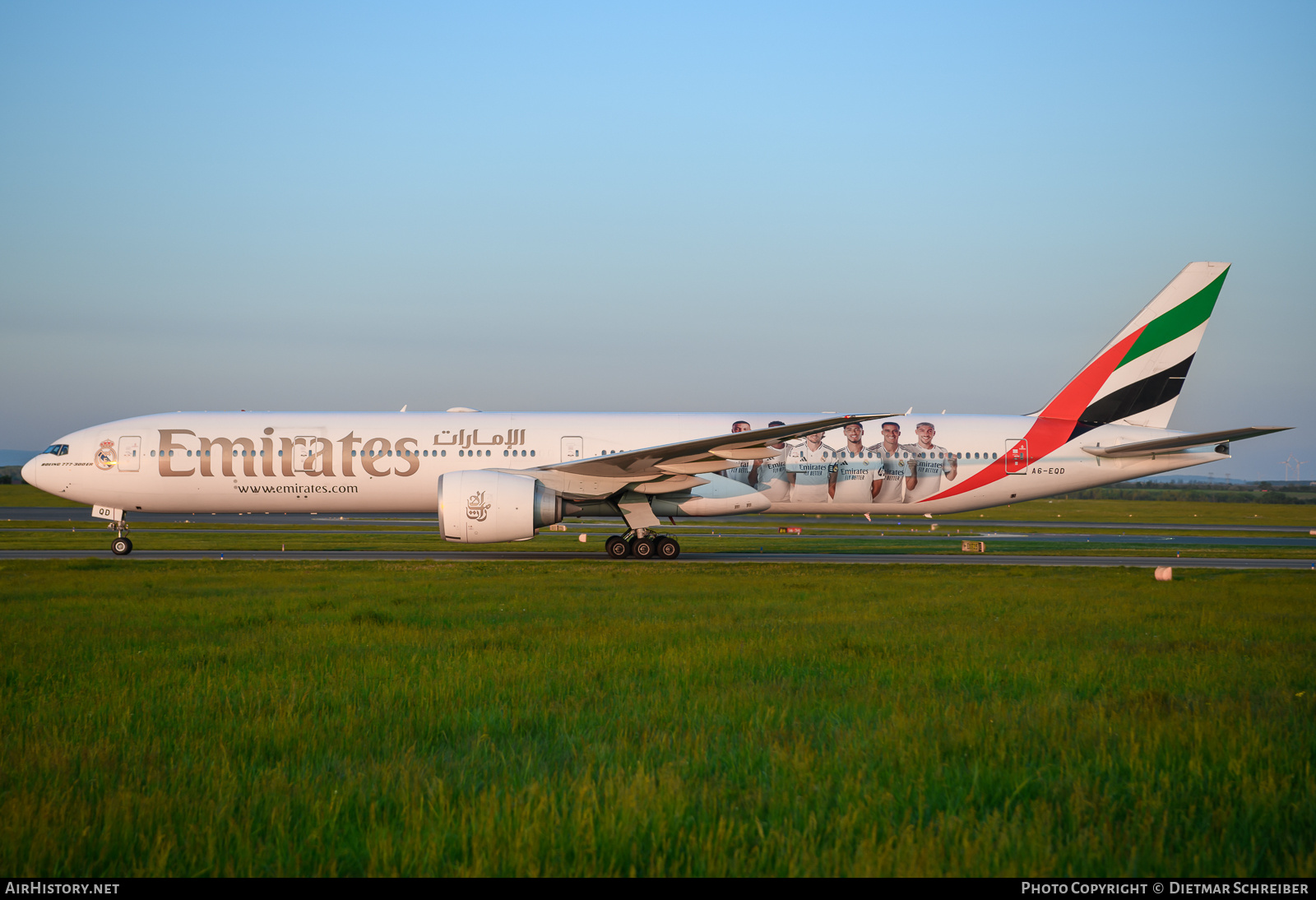 Aircraft Photo of A6-EQD | Boeing 777-300/ER | Emirates | AirHistory.net #805289