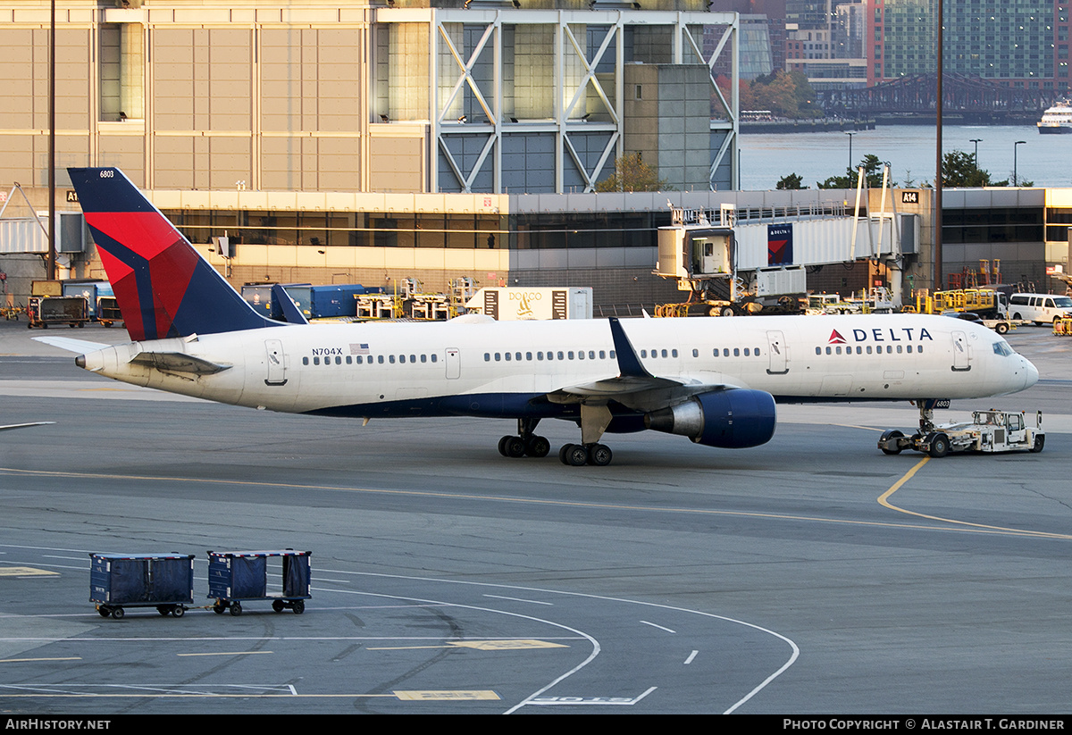 Aircraft Photo of N704X | Boeing 757-2Q8 | Delta Air Lines | AirHistory.net #805292