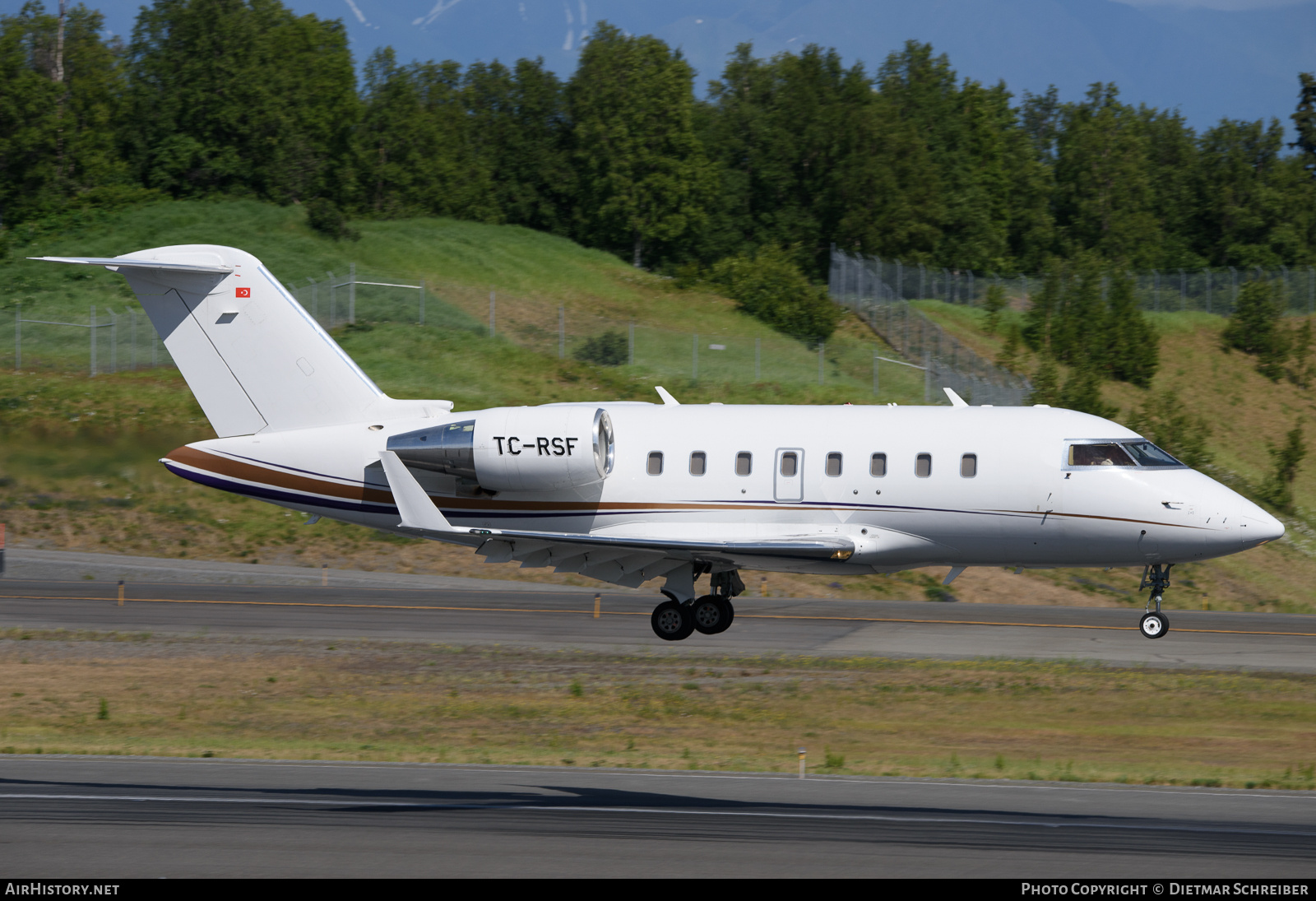 Aircraft Photo of TC-RSF | Bombardier Challenger 605 (CL-600-2B16) | AirHistory.net #805376
