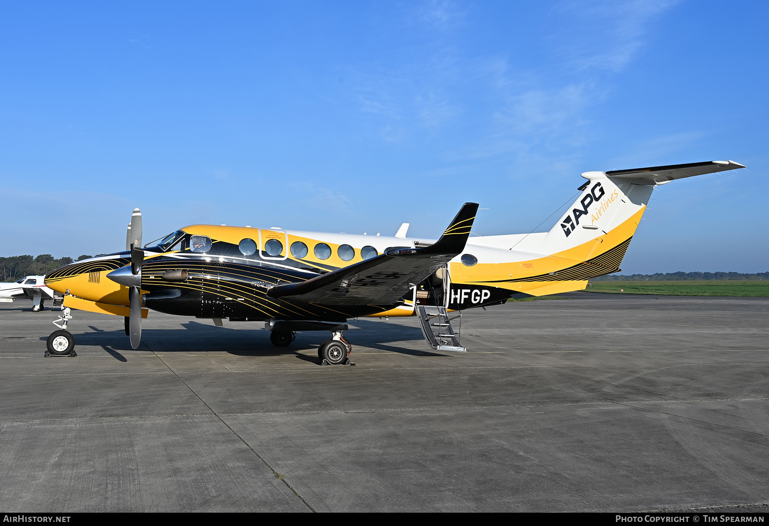 Aircraft Photo of F-HFGP | Hawker Beechcraft 350i King Air (B300) | APG Airlines | AirHistory.net #805379