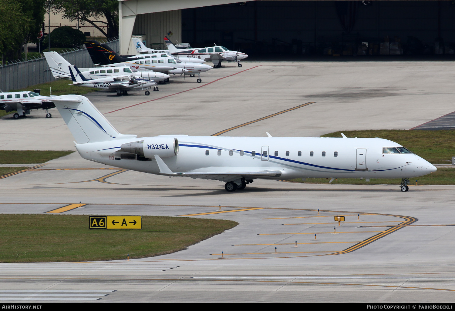 Aircraft Photo of N321EA | Canadair CRJ-200LR (CL-600-2B19) | AirHistory.net #805421