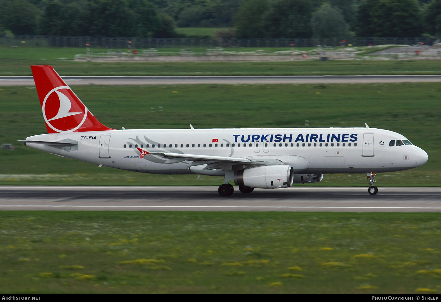 Aircraft Photo of TC-EIA | Airbus A320-233 | Turkish Airlines | AirHistory.net #805436