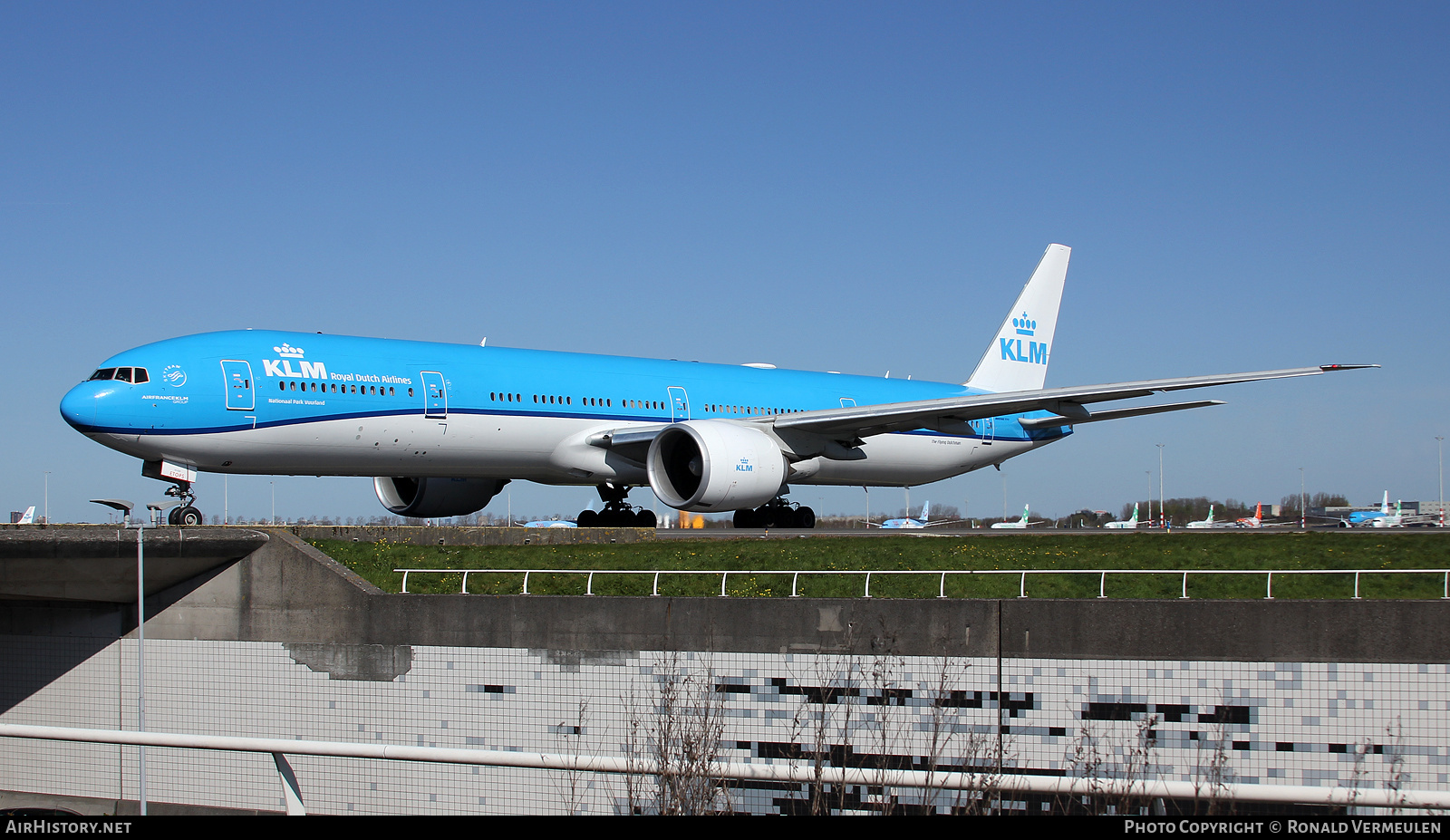 Aircraft Photo of PH-BVI | Boeing 777-306/ER | KLM - Royal Dutch Airlines | AirHistory.net #805440