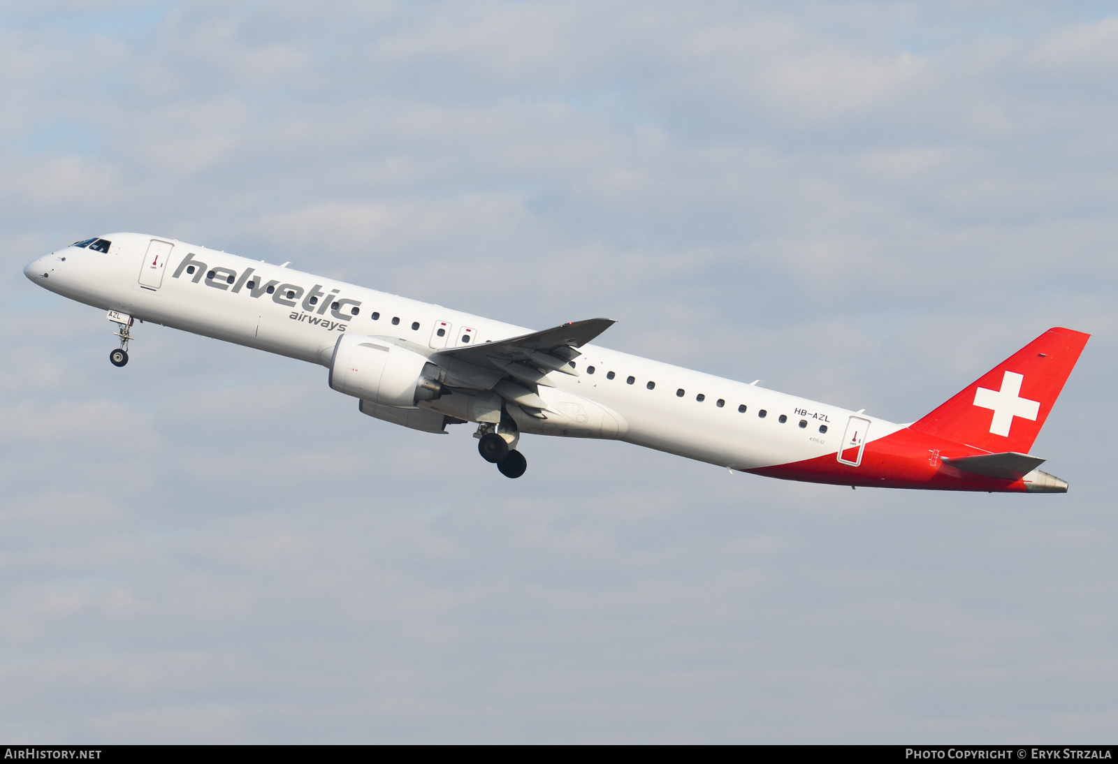 Aircraft Photo of HB-AZL | Embraer 195-E2 (ERJ-190-400) | Helvetic Airways | AirHistory.net #805483