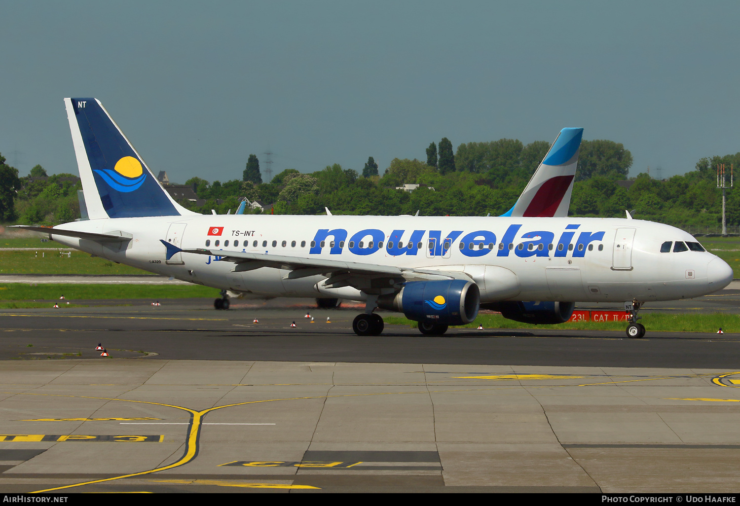 Aircraft Photo of TS-INT | Airbus A320-214 | Nouvelair Tunisie | AirHistory.net #805501