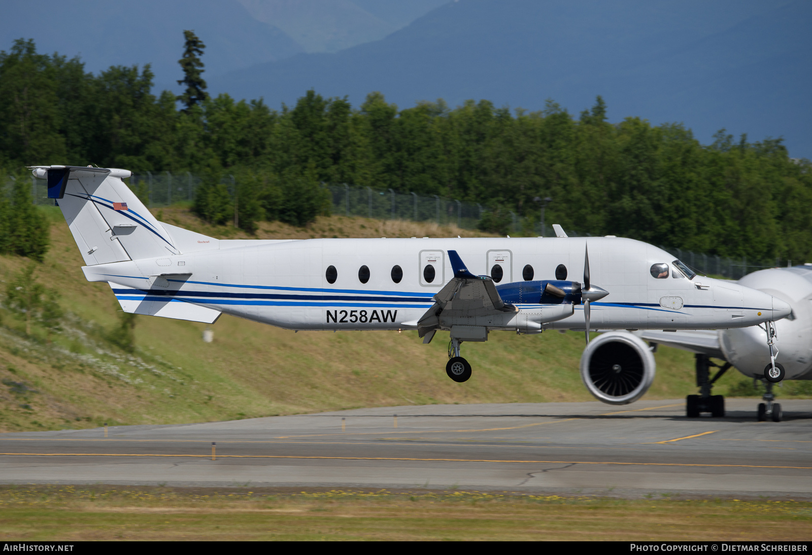 Aircraft Photo of N258AW | Beech 1900D | AirHistory.net #805591