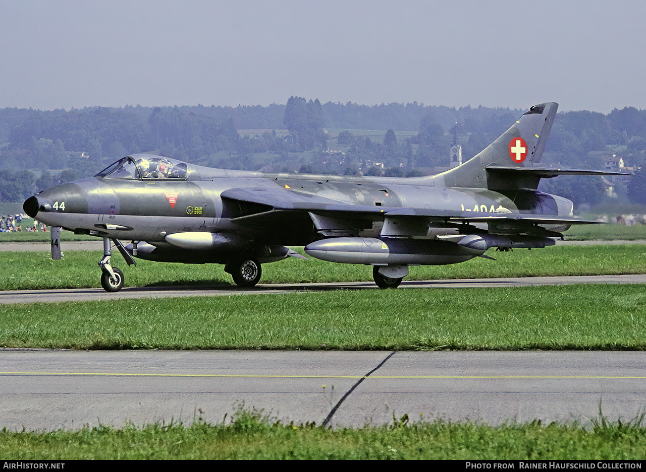Aircraft Photo of J-4044 | Hawker Hunter F58 | Switzerland - Air Force | AirHistory.net #805614