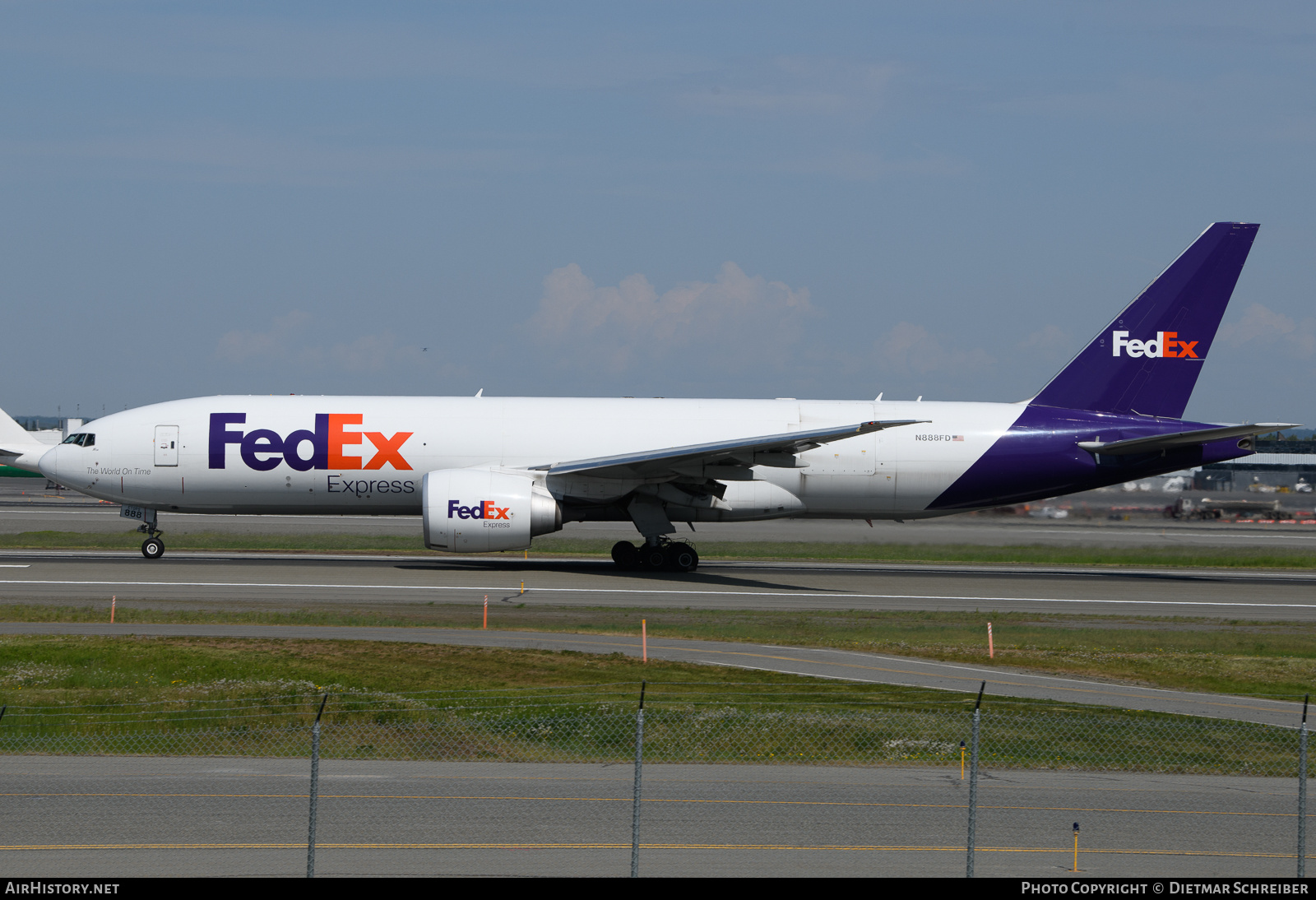 Aircraft Photo of N888FD | Boeing 777-FS2 | FedEx Express - Federal Express | AirHistory.net #805615