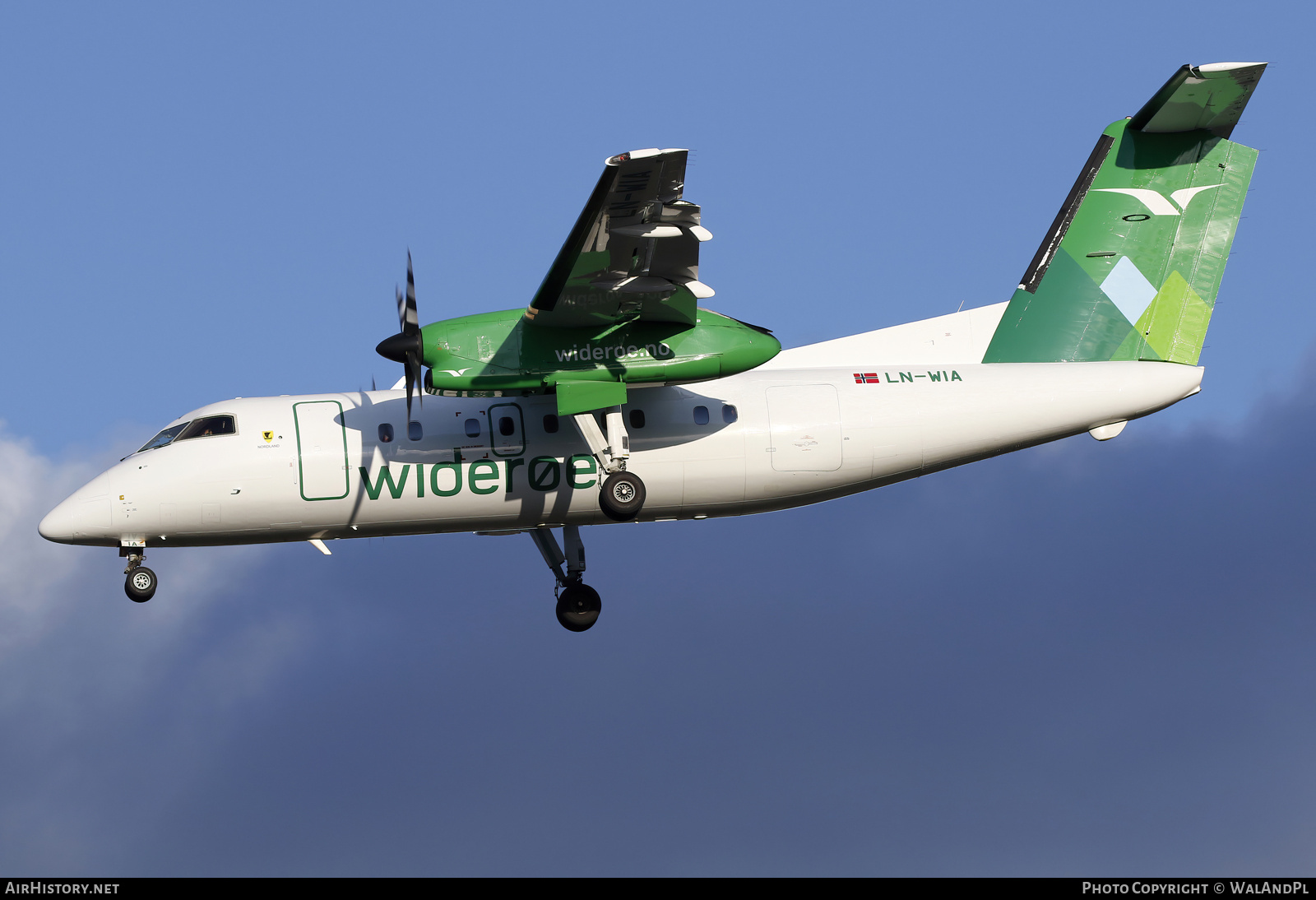 Aircraft Photo of LN-WIA | De Havilland Canada DHC-8-103 Dash 8 | Widerøe | AirHistory.net #805685