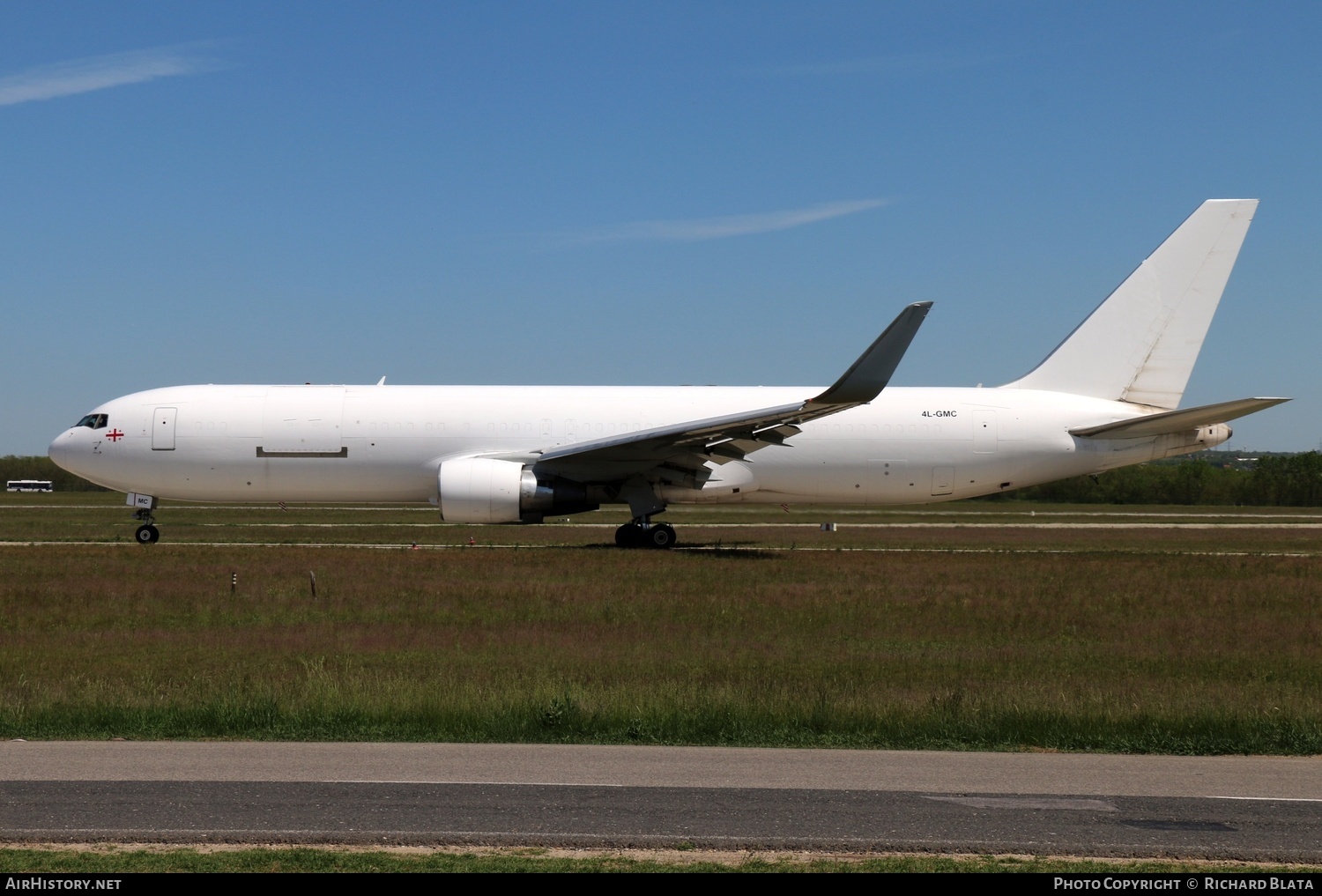 Aircraft Photo of 4L-GMC | Boeing 767-330 (ER) BDSF | AirHistory.net #805784