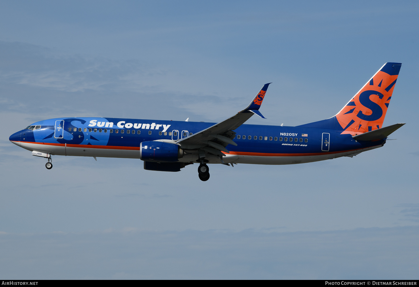 Aircraft Photo of N820SY | Boeing 737-8FH | Sun Country Airlines | AirHistory.net #805875
