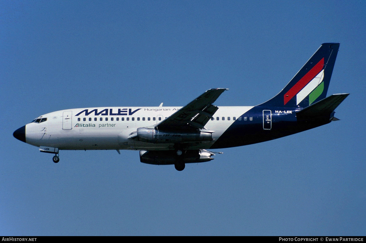 Aircraft Photo of HA-LEK | Boeing 737-2K9/Adv | Malév - Hungarian Airlines | AirHistory.net #805908