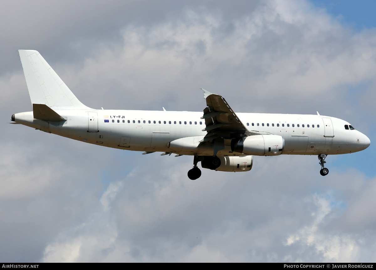 Aircraft Photo of LY-FJI | Airbus A320-232 | AirHistory.net #805945