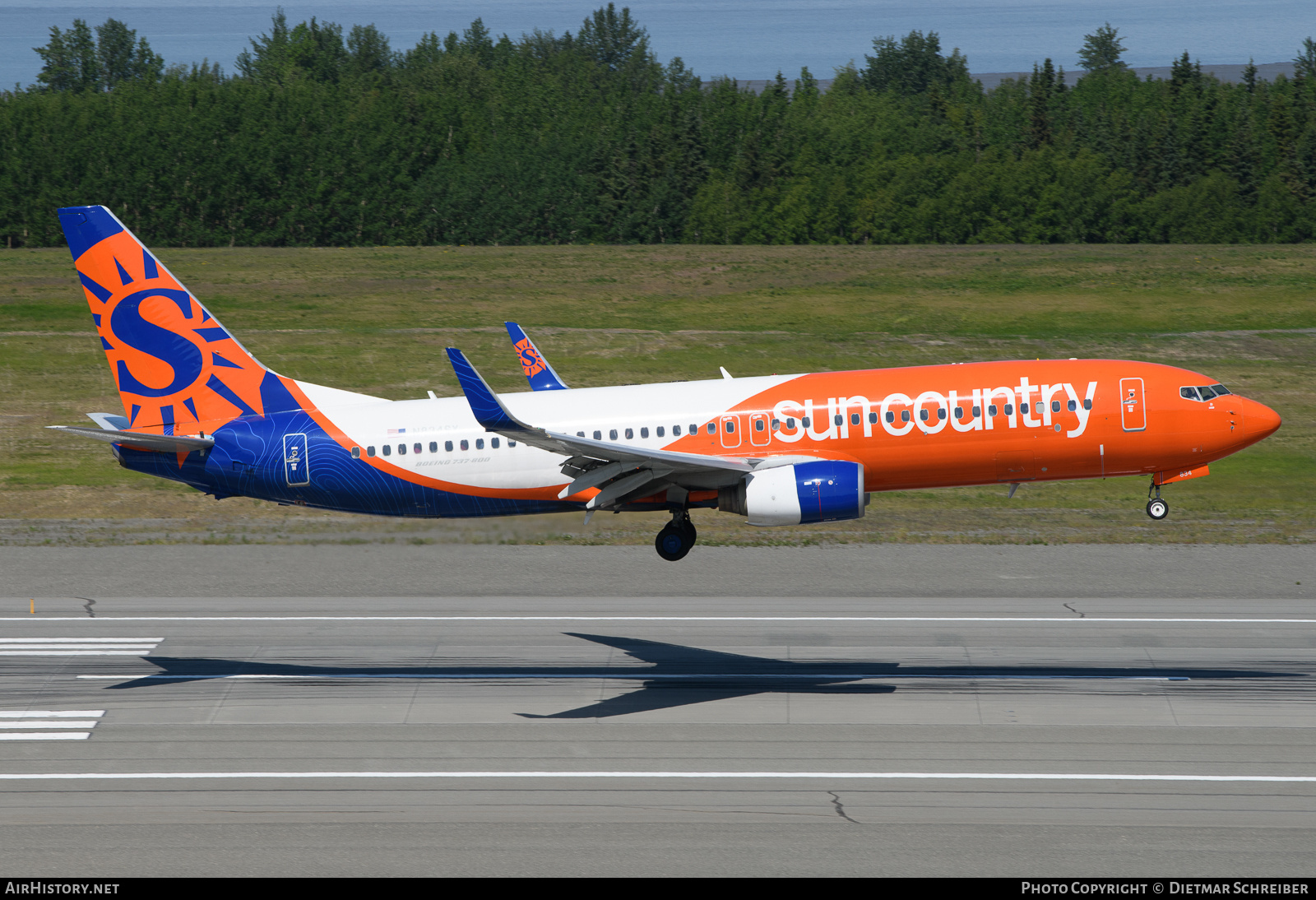 Aircraft Photo of N834SY | Boeing 737-8KN | Sun Country Airlines | AirHistory.net #805965