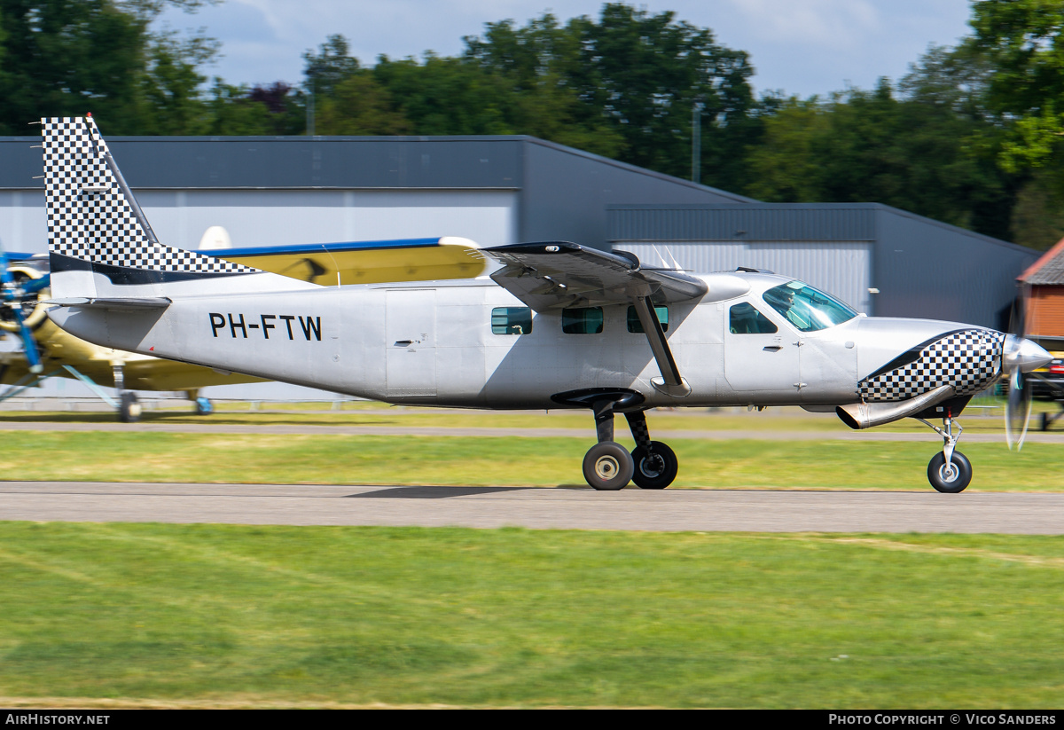 Aircraft Photo of PH-FTW | Cessna 208B Grand Caravan | AirHistory.net #806083