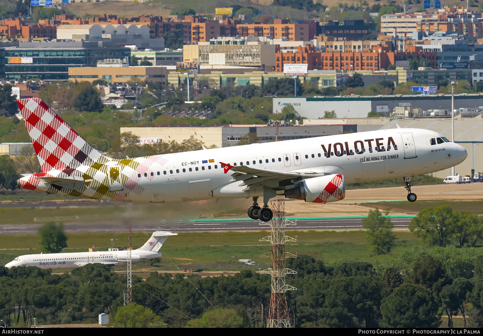 Aircraft Photo of EC-NOY | Airbus A320-214 | Volotea | AirHistory.net #806171