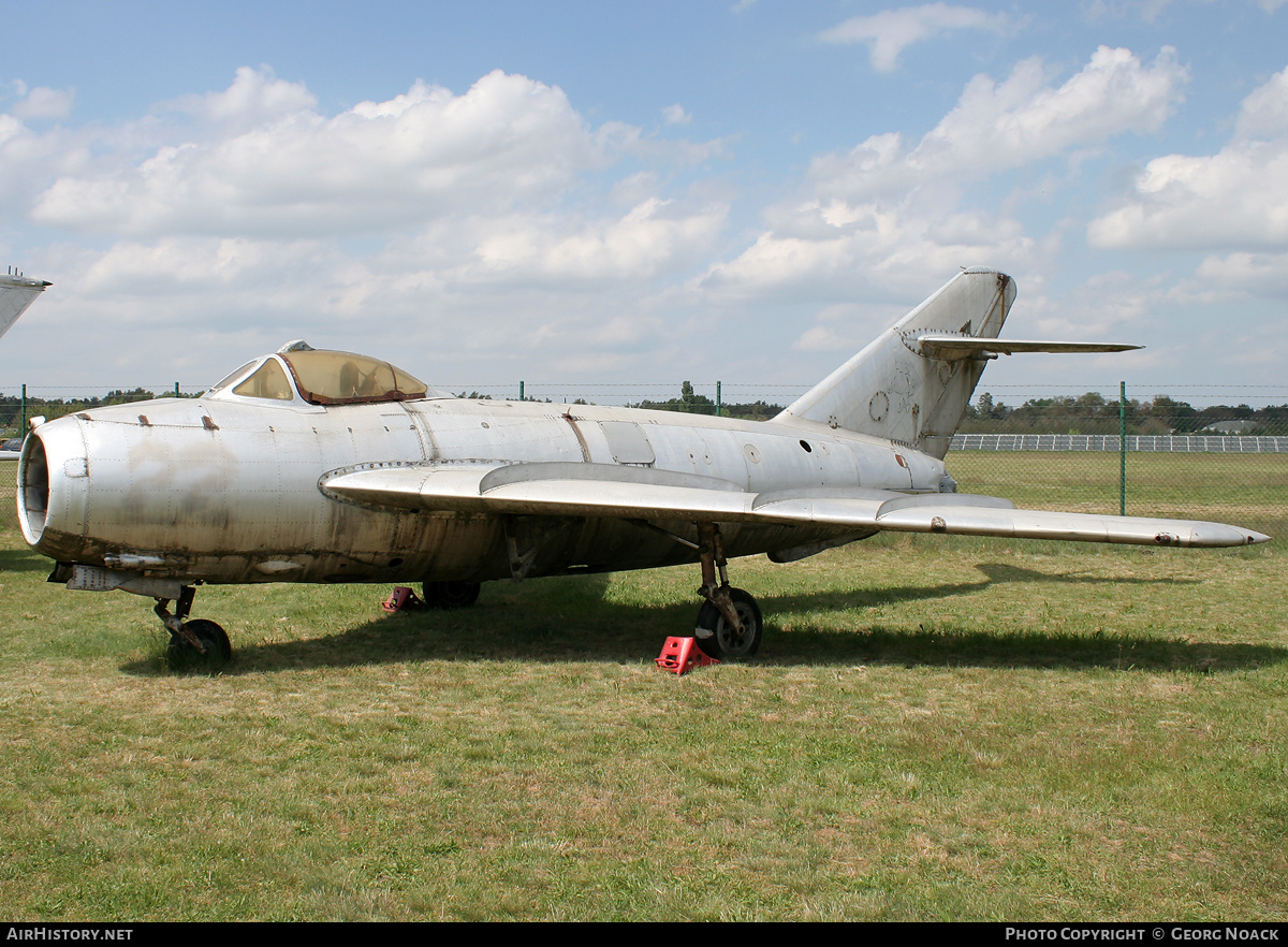 Aircraft Photo of 22 | Mikoyan-Gurevich MiG-17 | East Germany - Air Force | AirHistory.net #806218
