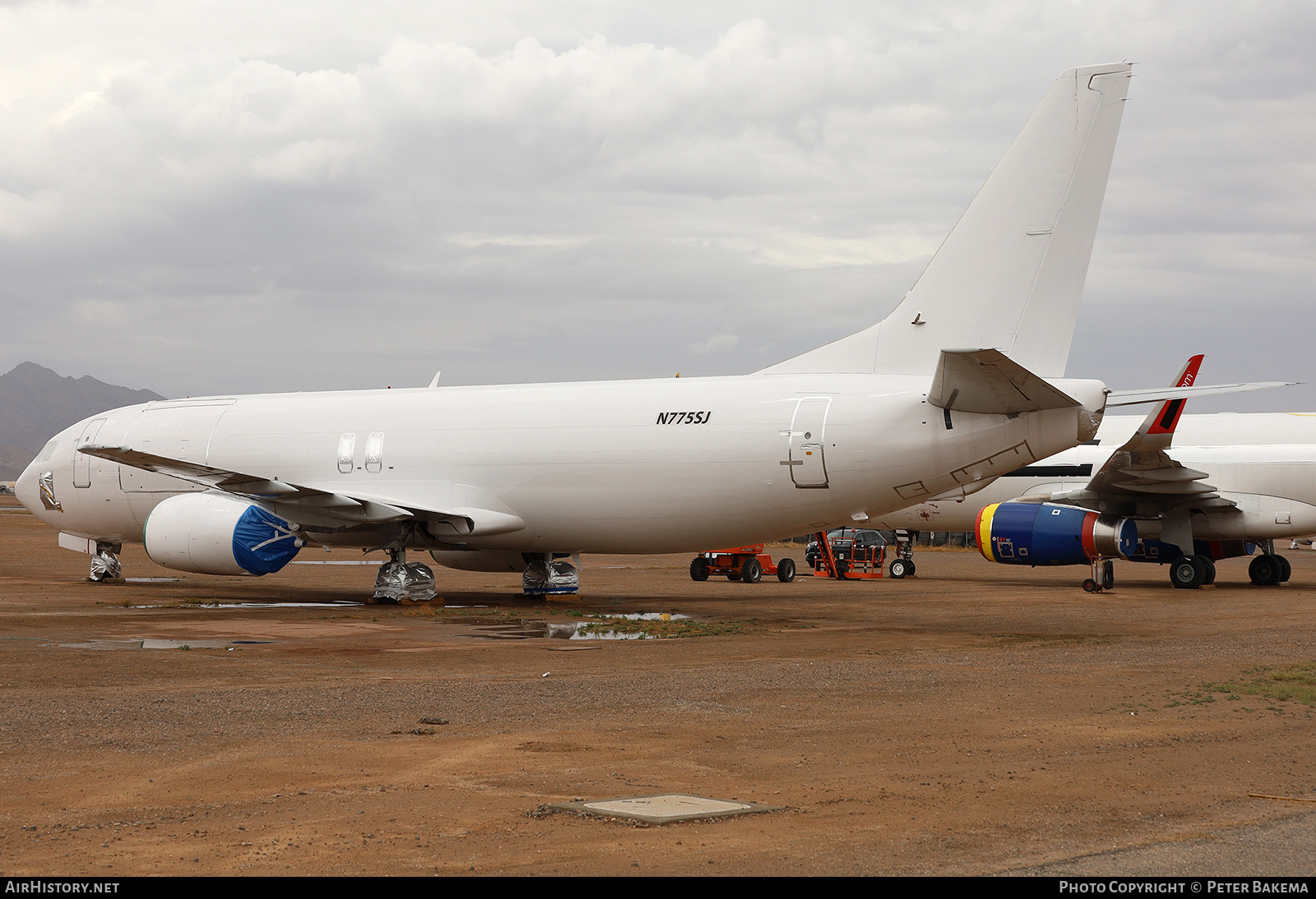 Aircraft Photo of N775SJ | Boeing 737-48E(SF) | AirHistory.net #806289