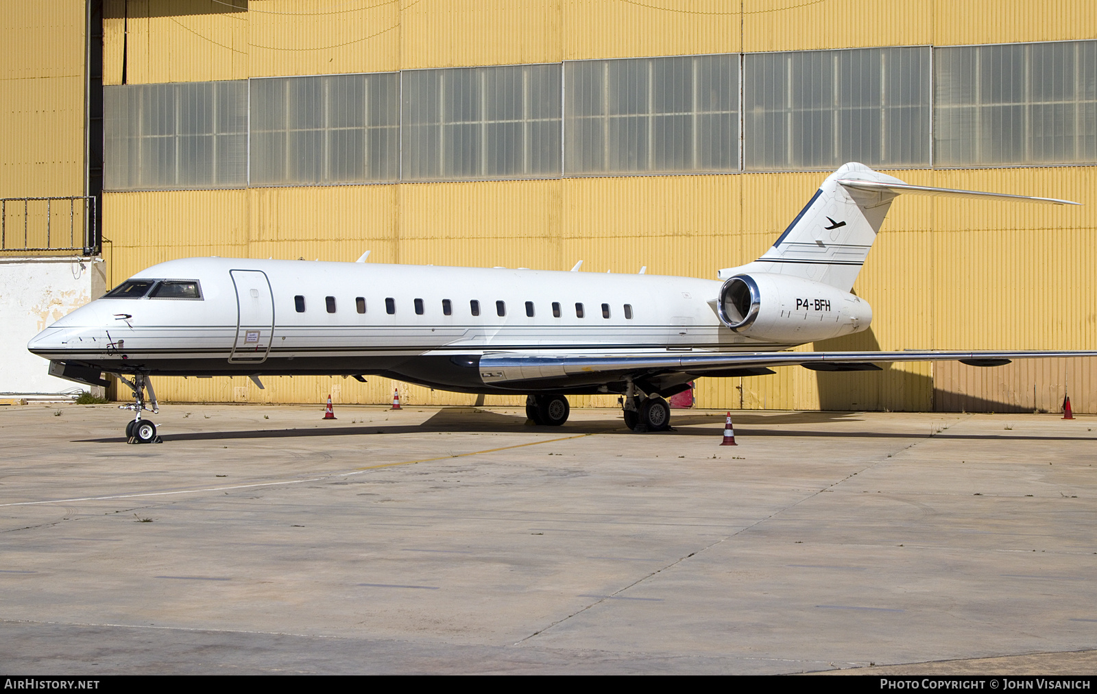 Aircraft Photo of P4-BFH | Bombardier Global Express (BD-700-1A10) | AirHistory.net #806344