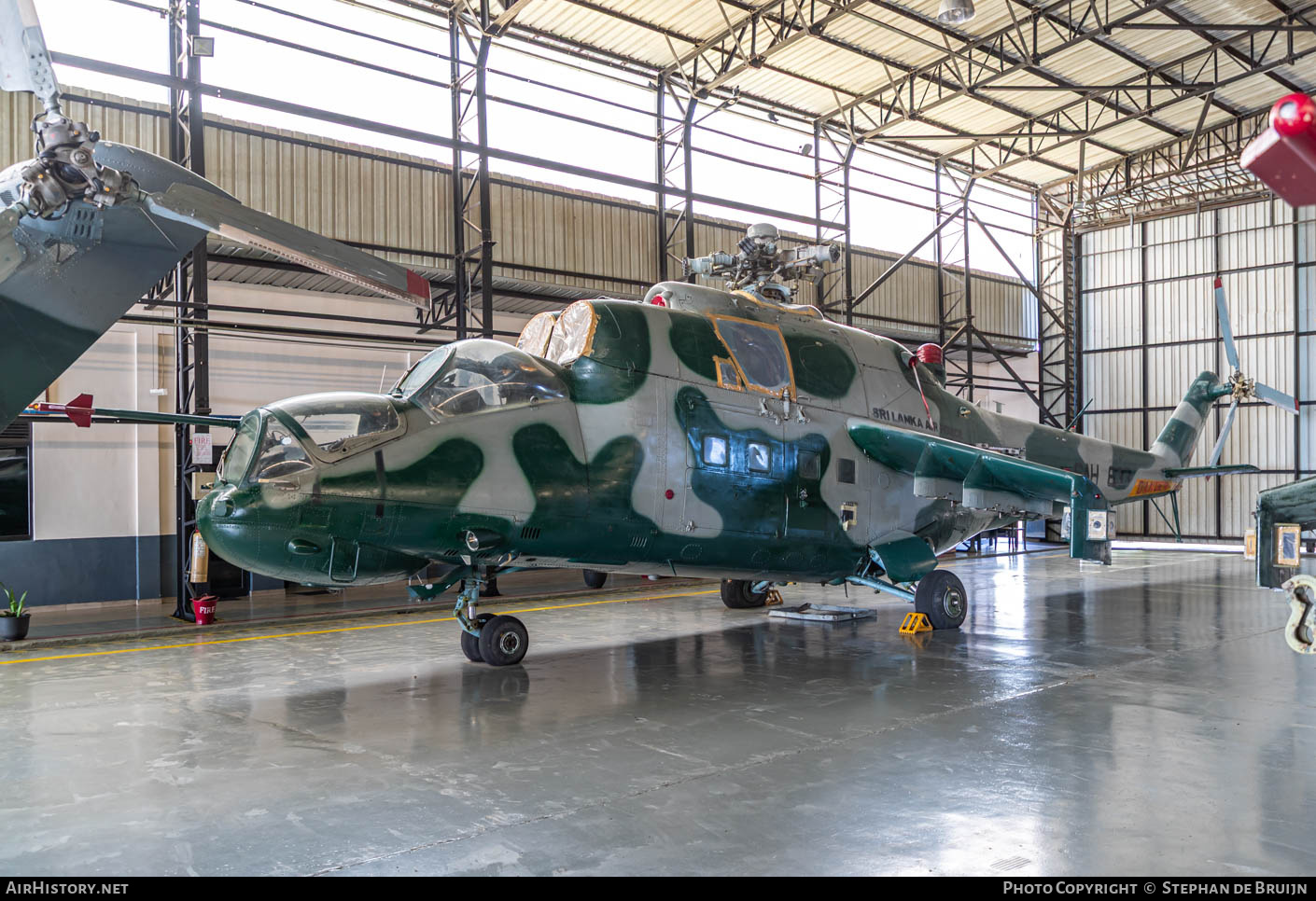 Aircraft Photo of SAH-633 | Mil Mi-24P | Sri Lanka - Air Force | AirHistory.net #806428