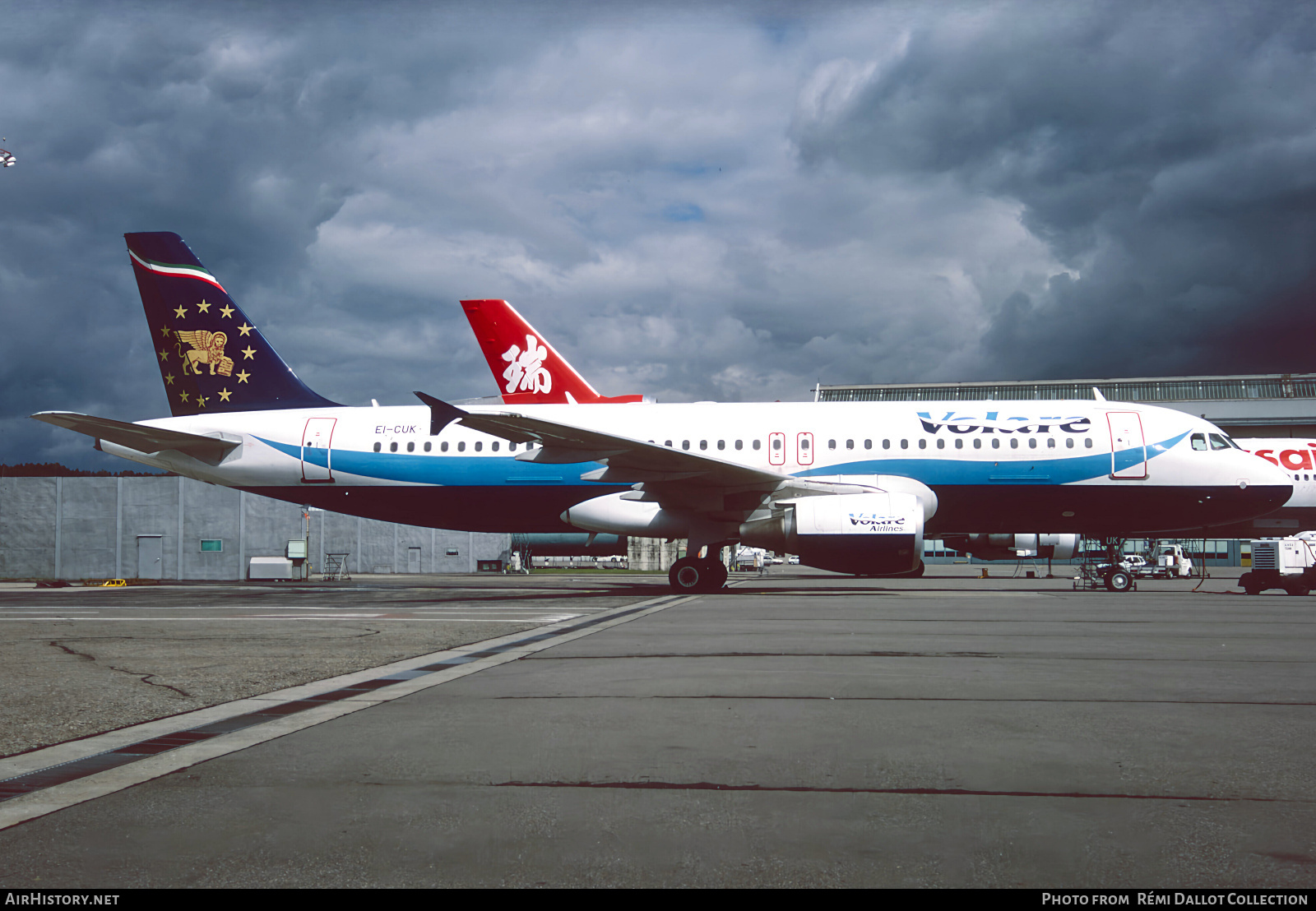 Aircraft Photo of EI-CUK | Airbus A320-214 | Volare Airlines | AirHistory.net #806542