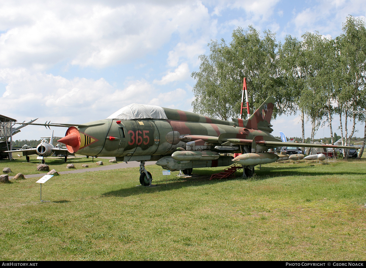 Aircraft Photo of 365 | Sukhoi Su-22M4 | East Germany - Air Force | AirHistory.net #806553