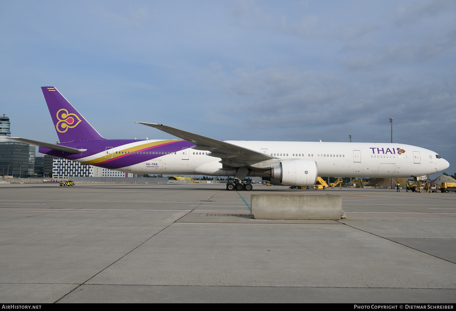 Aircraft Photo of HS-TKR | Boeing 777-3AL/ER | Thai Airways International | AirHistory.net #806692