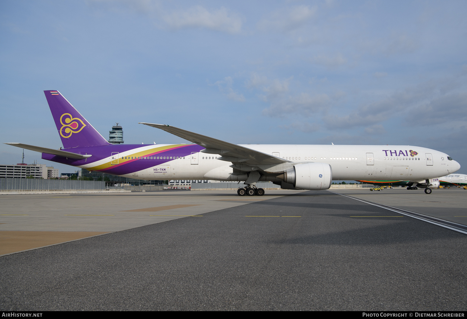 Aircraft Photo of HS-TKM | Boeing 777-3AL/ER | Thai Airways International | AirHistory.net #806697