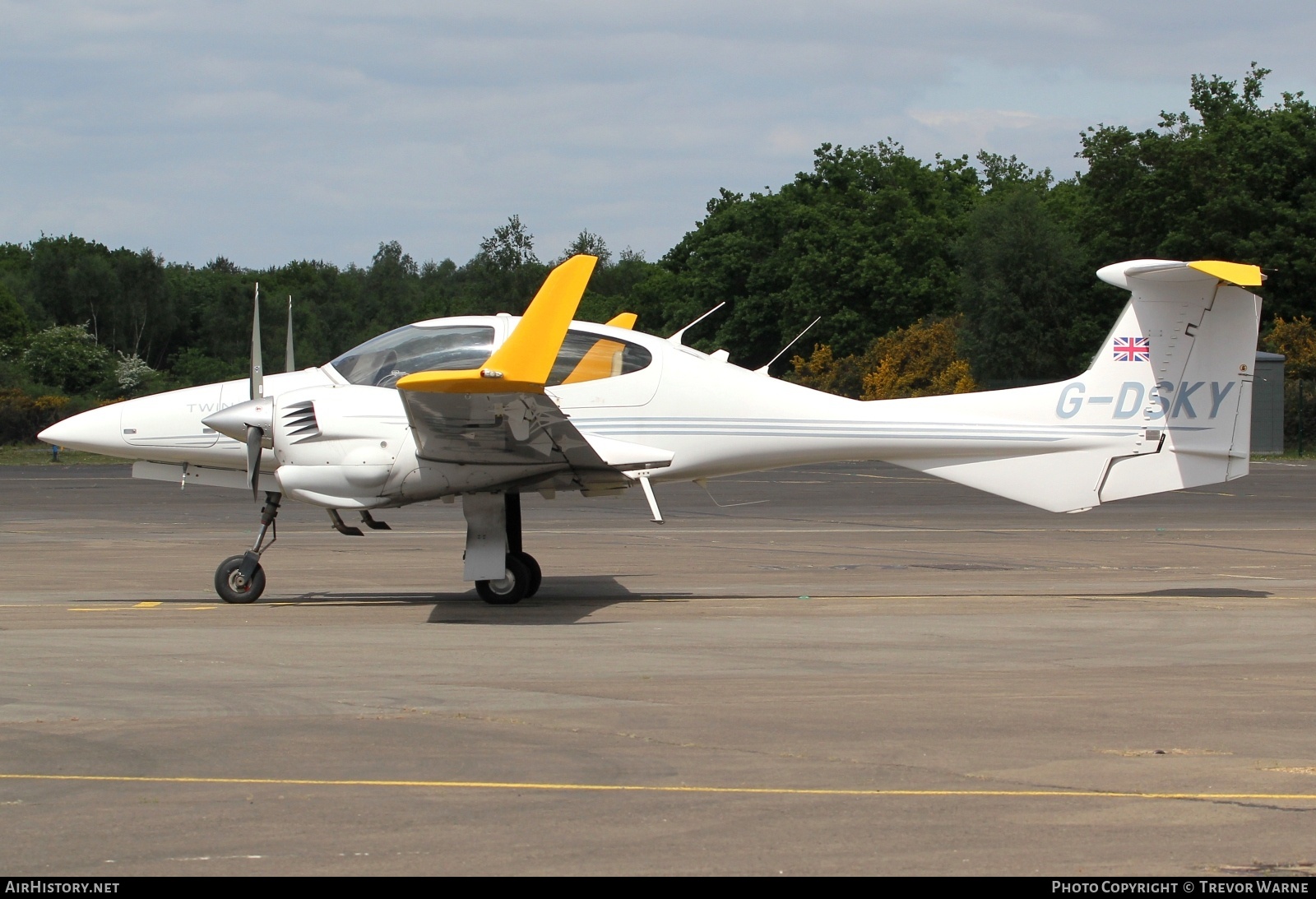 Aircraft Photo of G-DSKY | Diamond DA42 Twin Star | AirHistory.net #806880