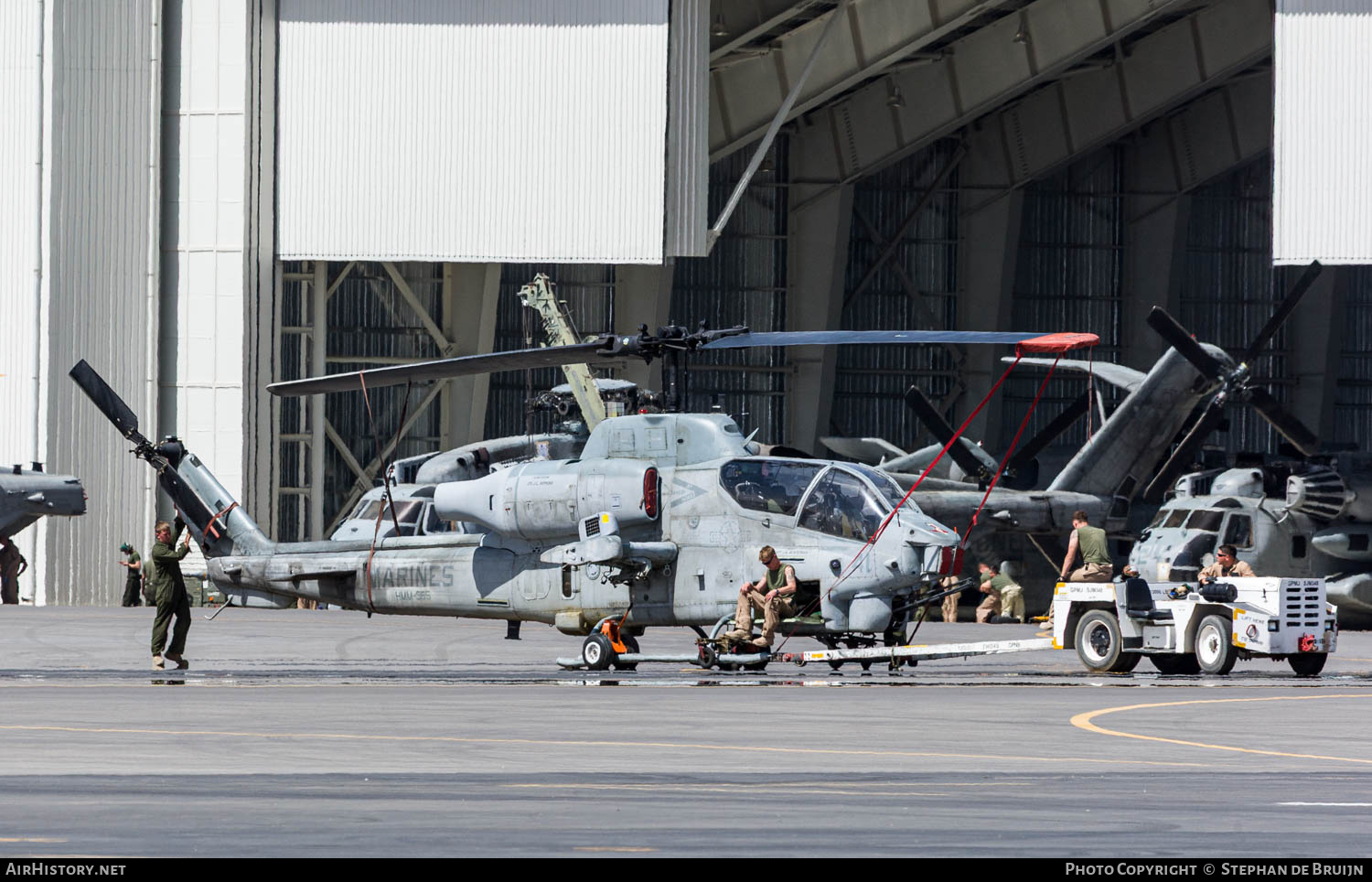 Aircraft Photo of 160742 | Bell AH-1W Super Cobra (209) | USA - Marines | AirHistory.net #806935