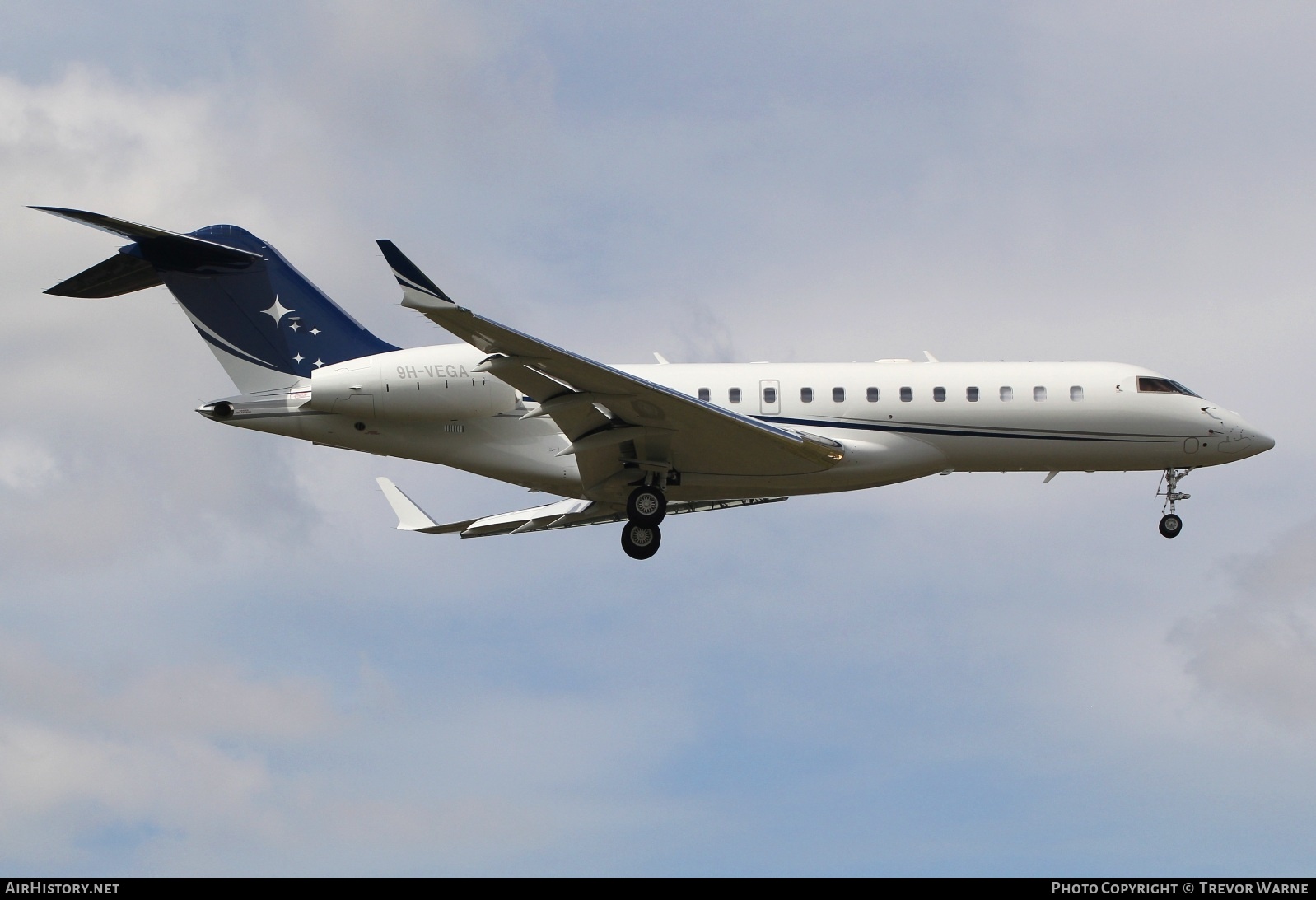 Aircraft Photo of 9H-VEGA | Bombardier Global 6000 (BD-700-1A10) | AirHistory.net #806961