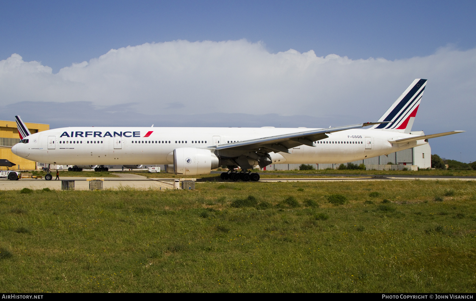 Aircraft Photo of F-GSQS | Boeing 777-328/ER | Air France | AirHistory.net #807056