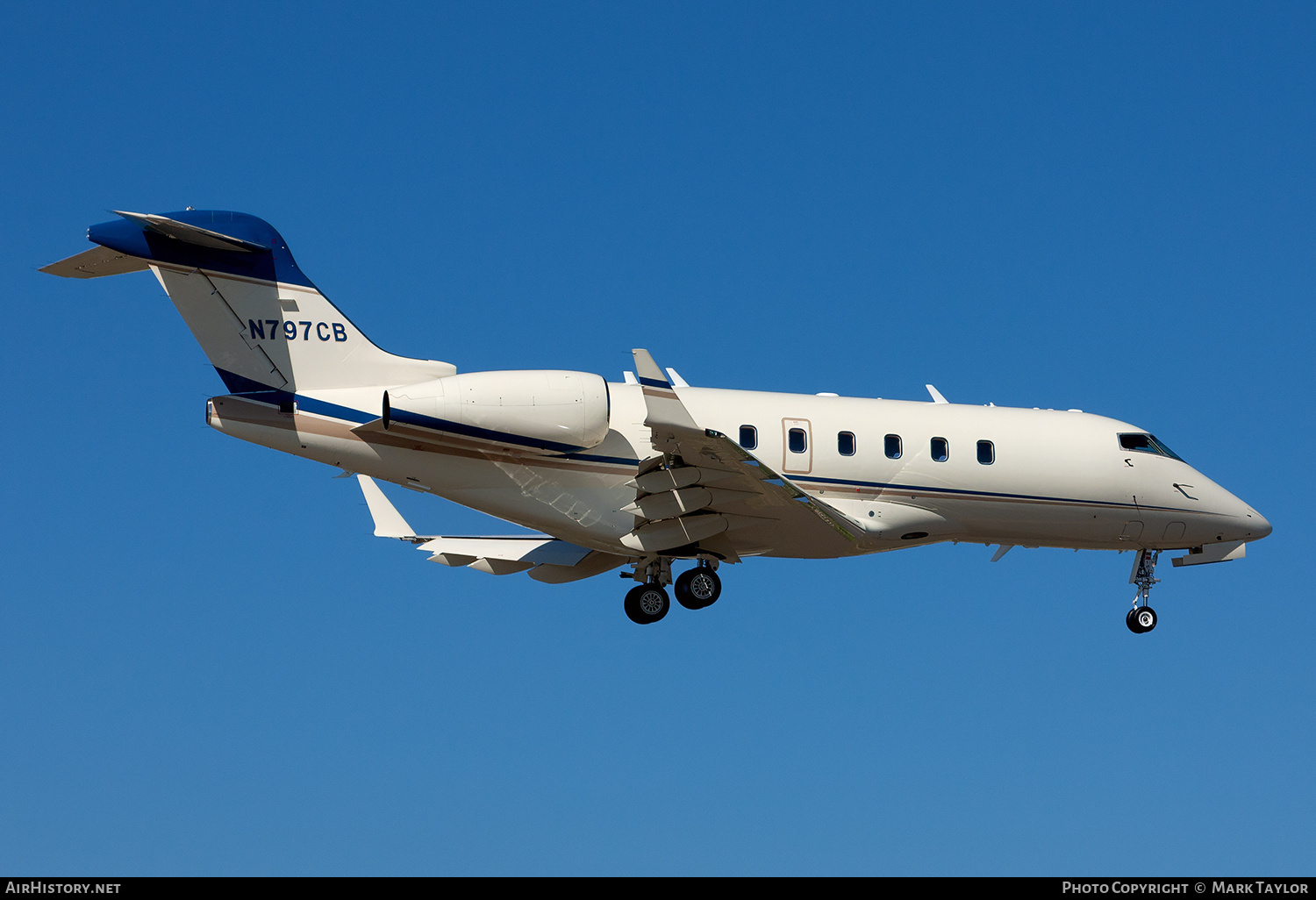 Aircraft Photo of N797CB | Bombardier Challenger 300 (BD-100-1A10) | AirHistory.net #807090