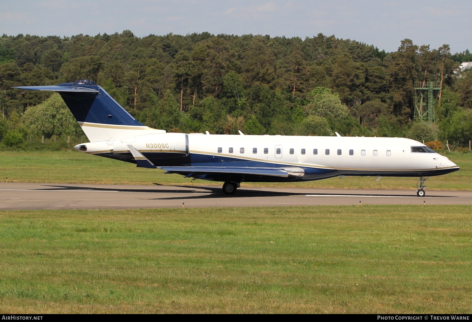 Aircraft Photo of N300SC | Bombardier Global Express XRS (BD-700-1A10) | AirHistory.net #807174