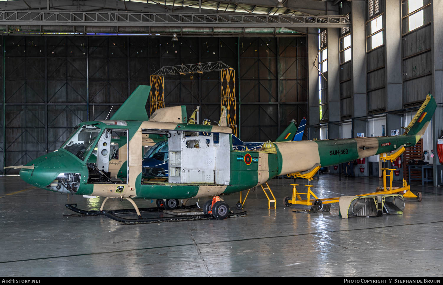 Aircraft Photo of SUH-563 | Bell 212 | Sri Lanka - Air Force | AirHistory.net #807191