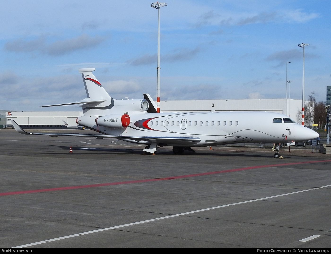 Aircraft Photo of M-OUNT | Dassault Falcon 8X | AirHistory.net #807507