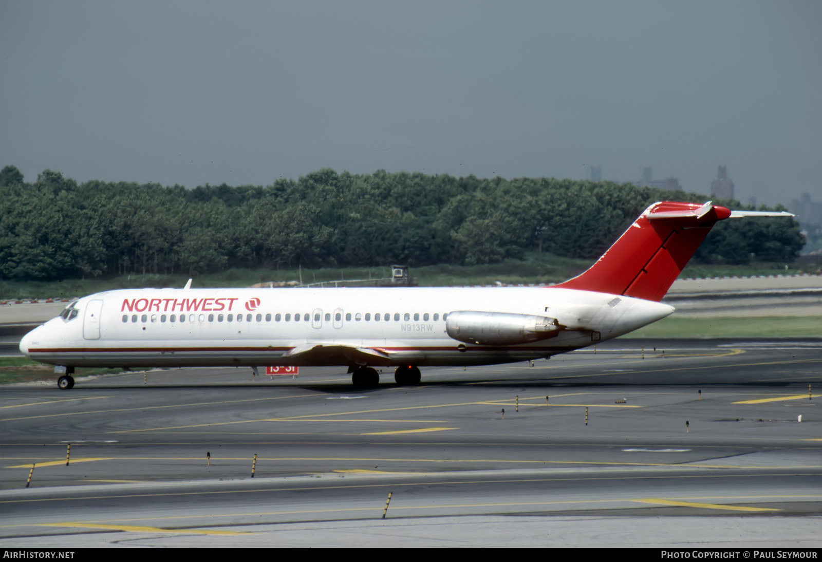 Aircraft Photo of N913RW | McDonnell Douglas DC-9-31 | Northwest Airlines | AirHistory.net #807784