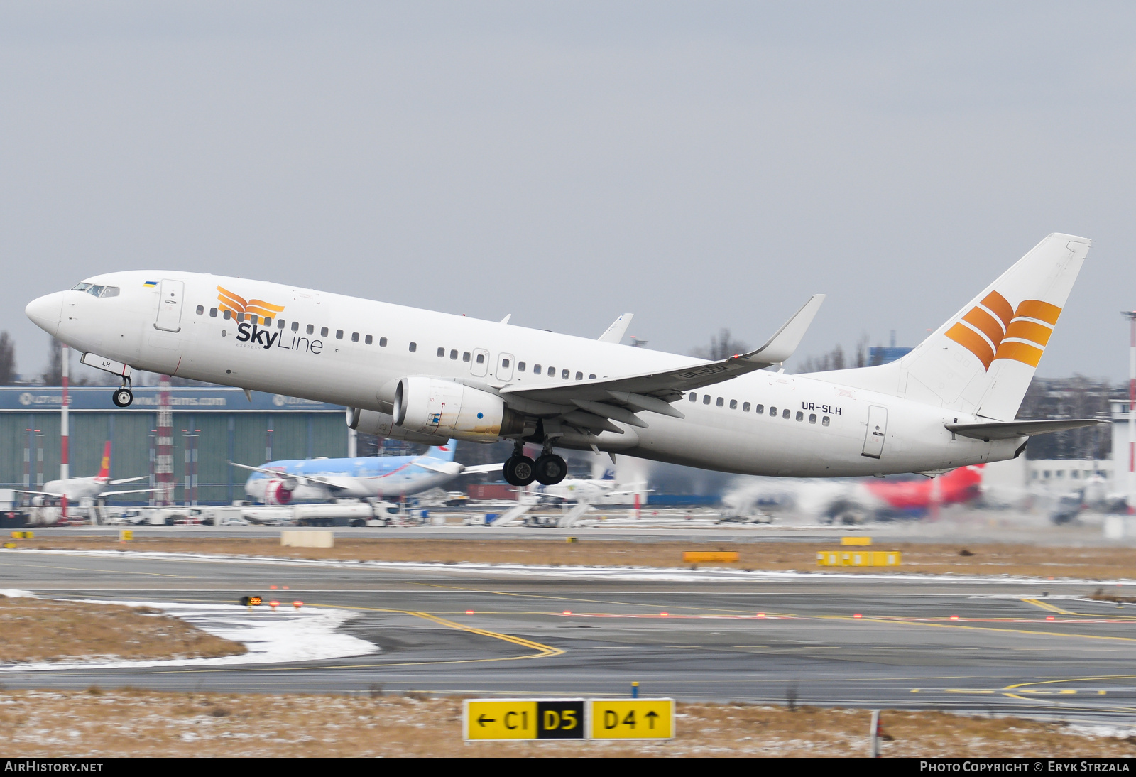 Aircraft Photo of UR-SLH | Boeing 737-8AS | SkyLine Express Airline | AirHistory.net #807816
