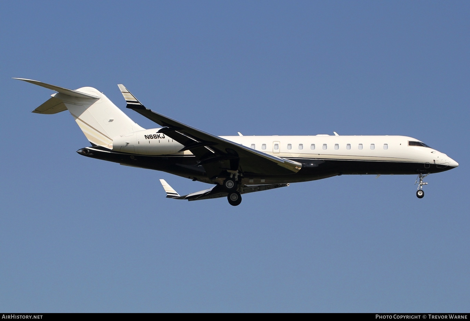 Aircraft Photo of N68KJ | Bombardier Global 6000 (BD-700-1A10) | AirHistory.net #808274