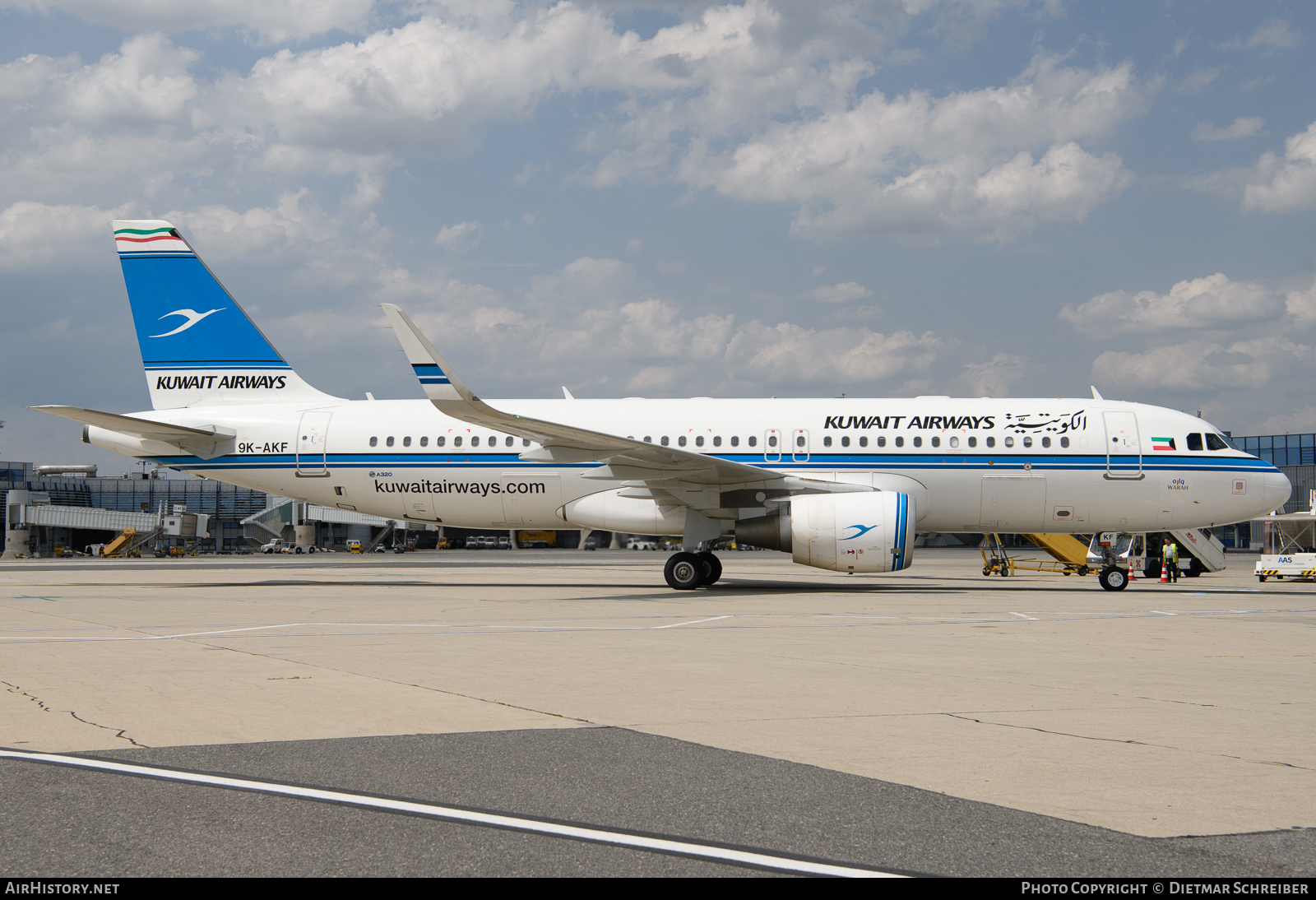 Aircraft Photo of 9K-AKF | Airbus A320-214 | Kuwait Airways | AirHistory.net #808324