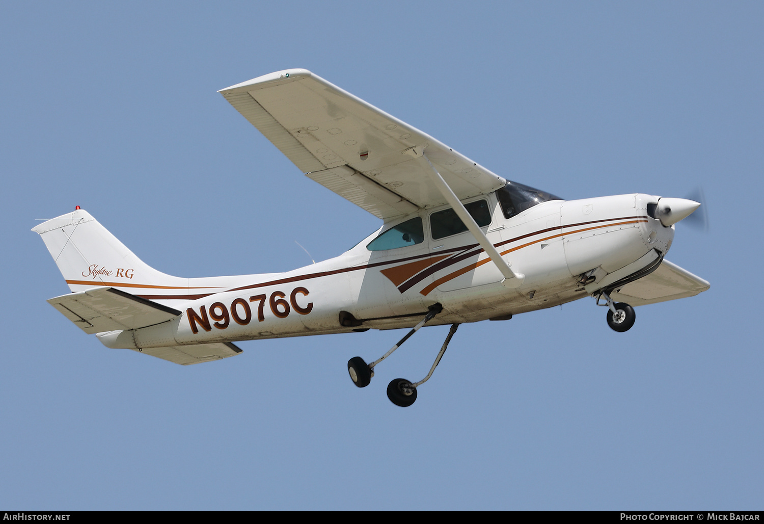 Aircraft Photo of N9076C | Cessna R182 Skylane RG | AirHistory.net #808325