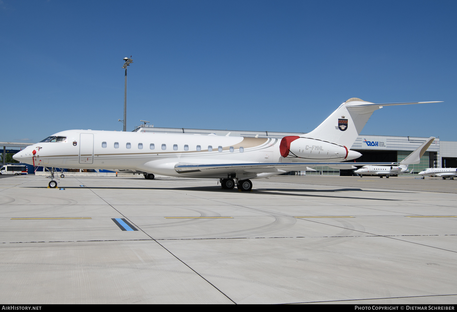 Aircraft Photo of C-FMHL | Bombardier Global 6500 (BD-700-1A10) | AirHistory.net #808361