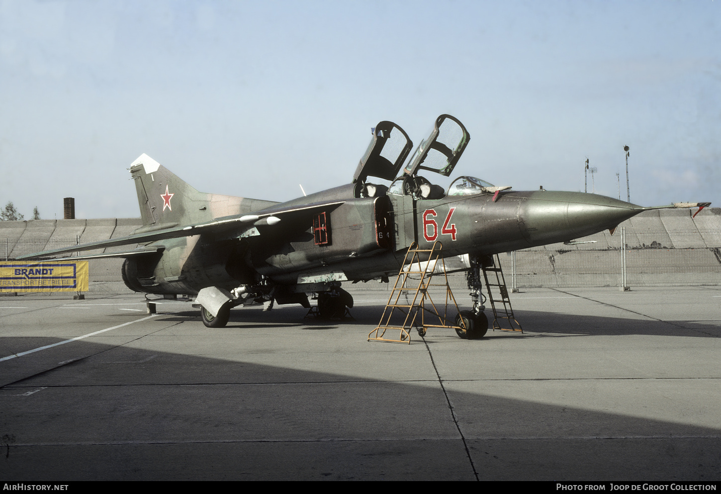 Aircraft Photo of 64 red | Mikoyan-Gurevich MiG-23UB | Russia - Air Force | AirHistory.net #808400