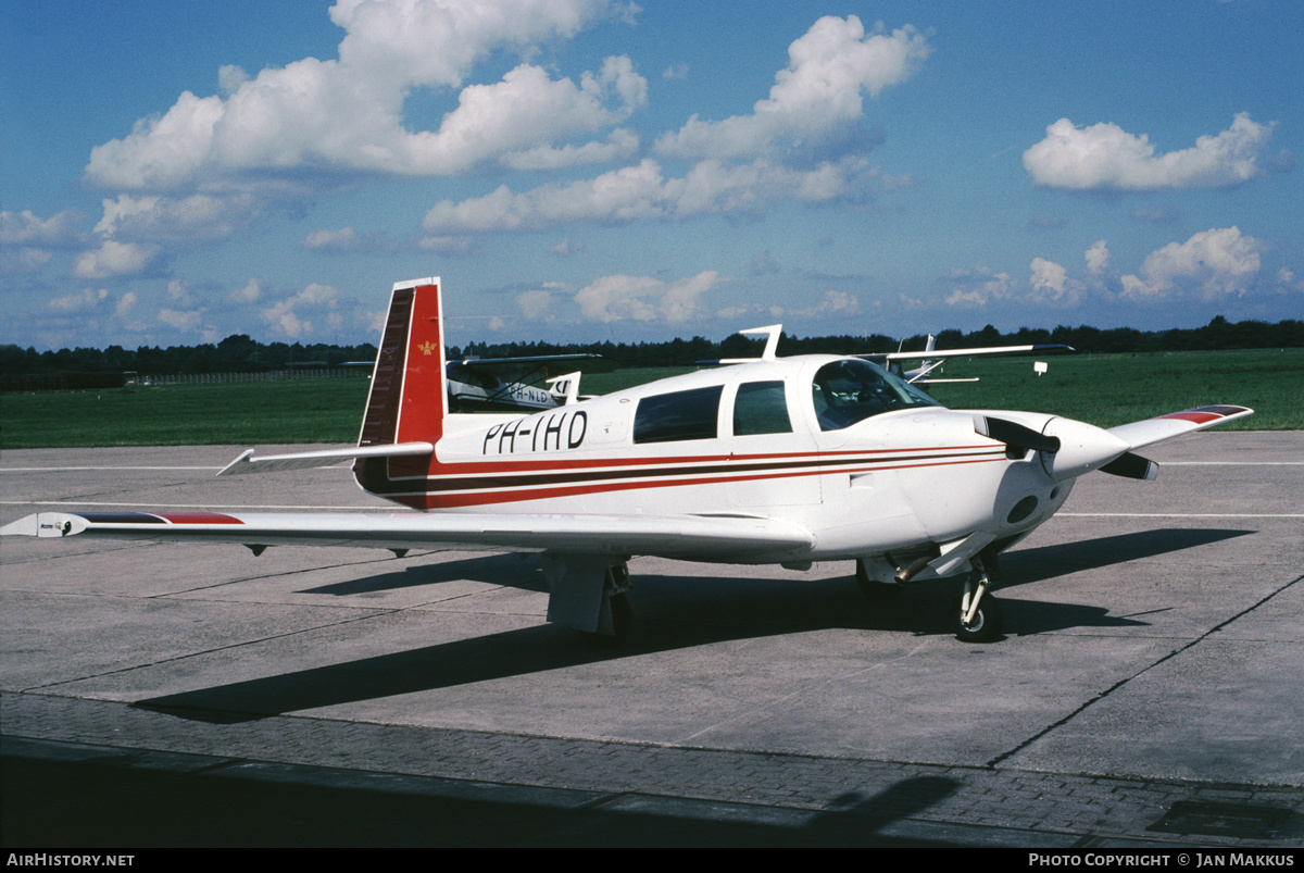 Aircraft Photo of PH-IHD | Mooney M-20J | AirHistory.net #808414