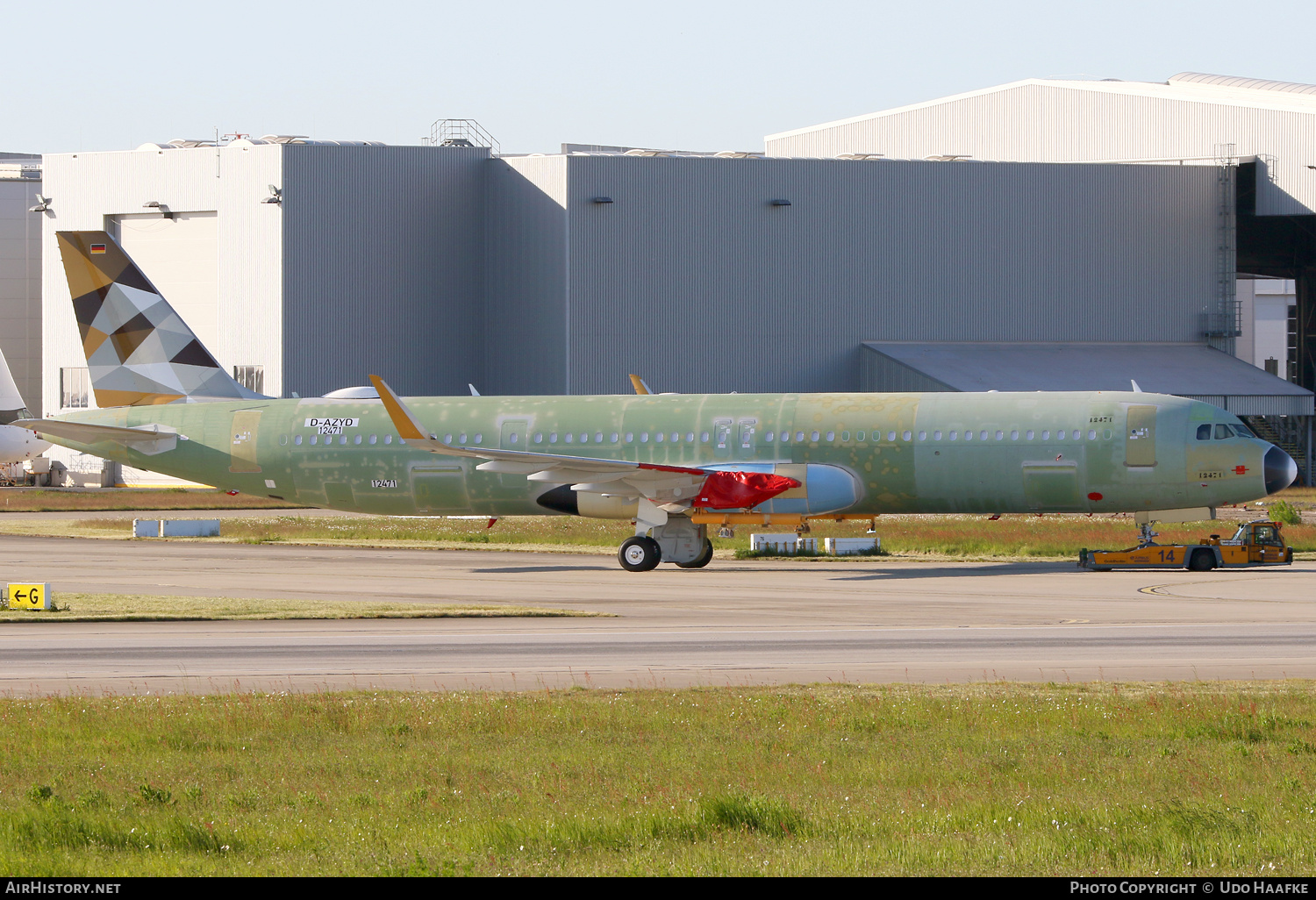 Aircraft Photo of D-AZYD / A6-LRA | Airbus A321-251NXLR | Etihad Airways | AirHistory.net #808444