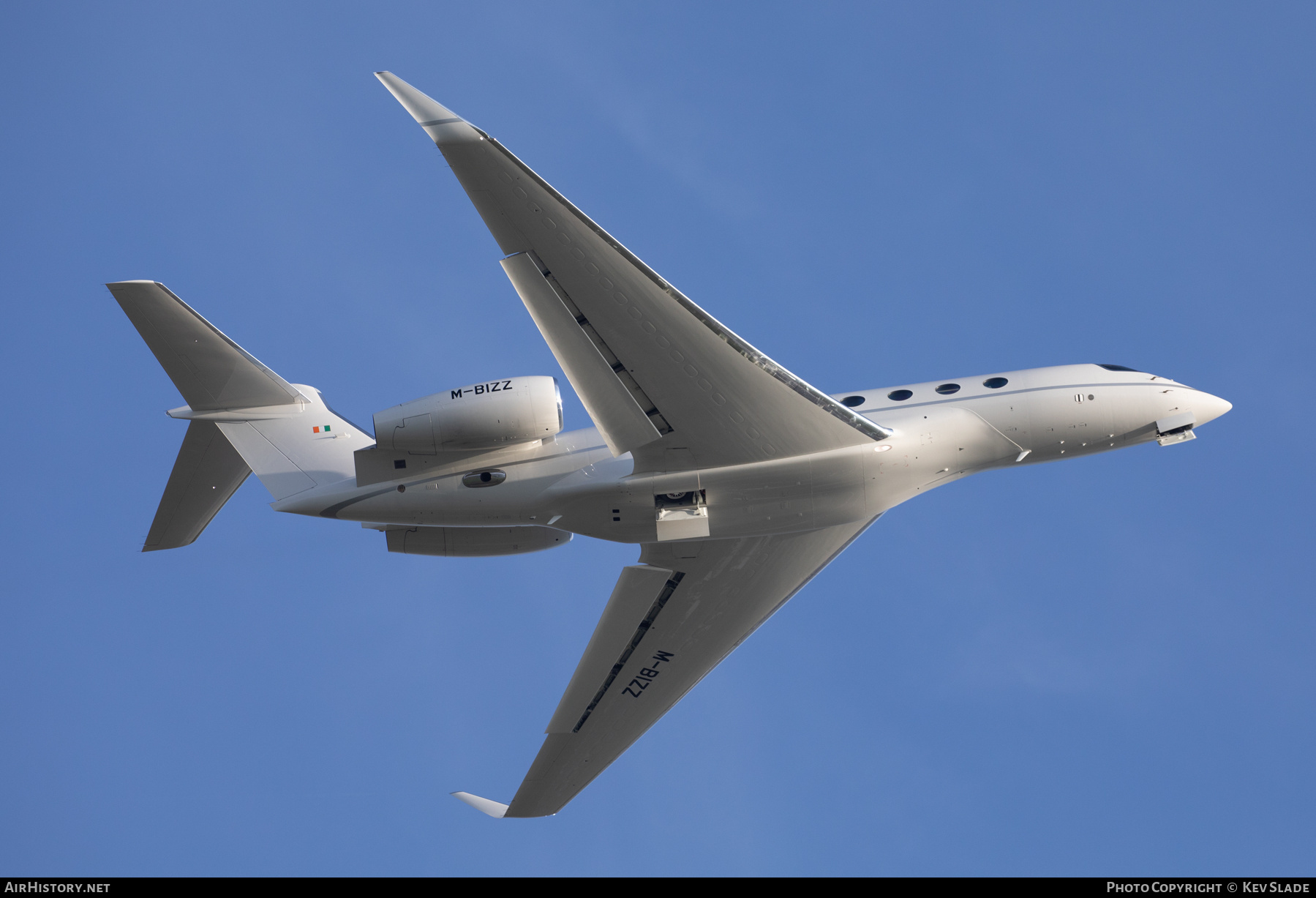 Aircraft Photo of M-BIZZ | Gulfstream Aerospace G650ER (G-VI) | AirHistory.net #808845
