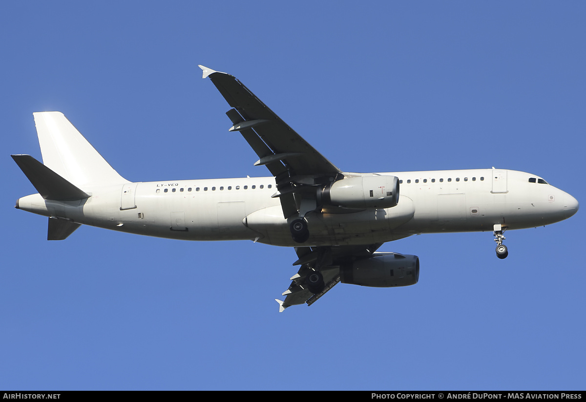 Aircraft Photo of LY-VEQ | Airbus A320-232 | AirHistory.net #809027