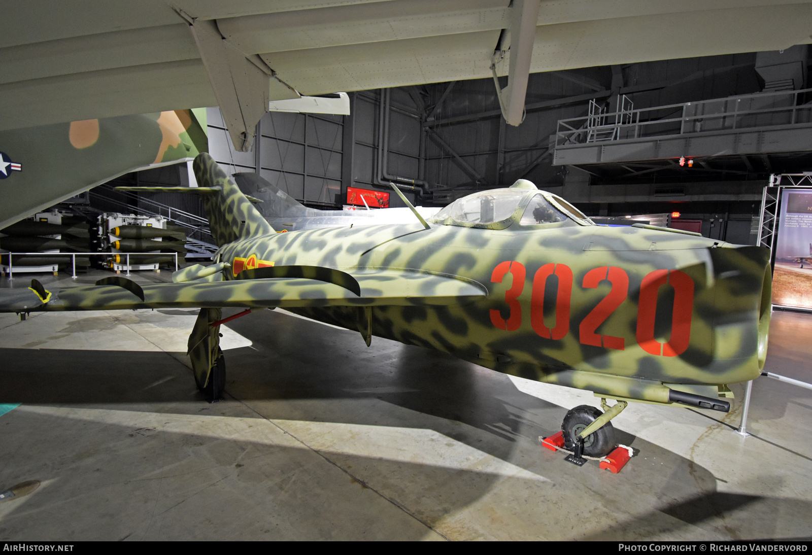 Aircraft Photo of 3020 | Mikoyan-Gurevich MiG-17F | Vietnam - Air Force | AirHistory.net #809132