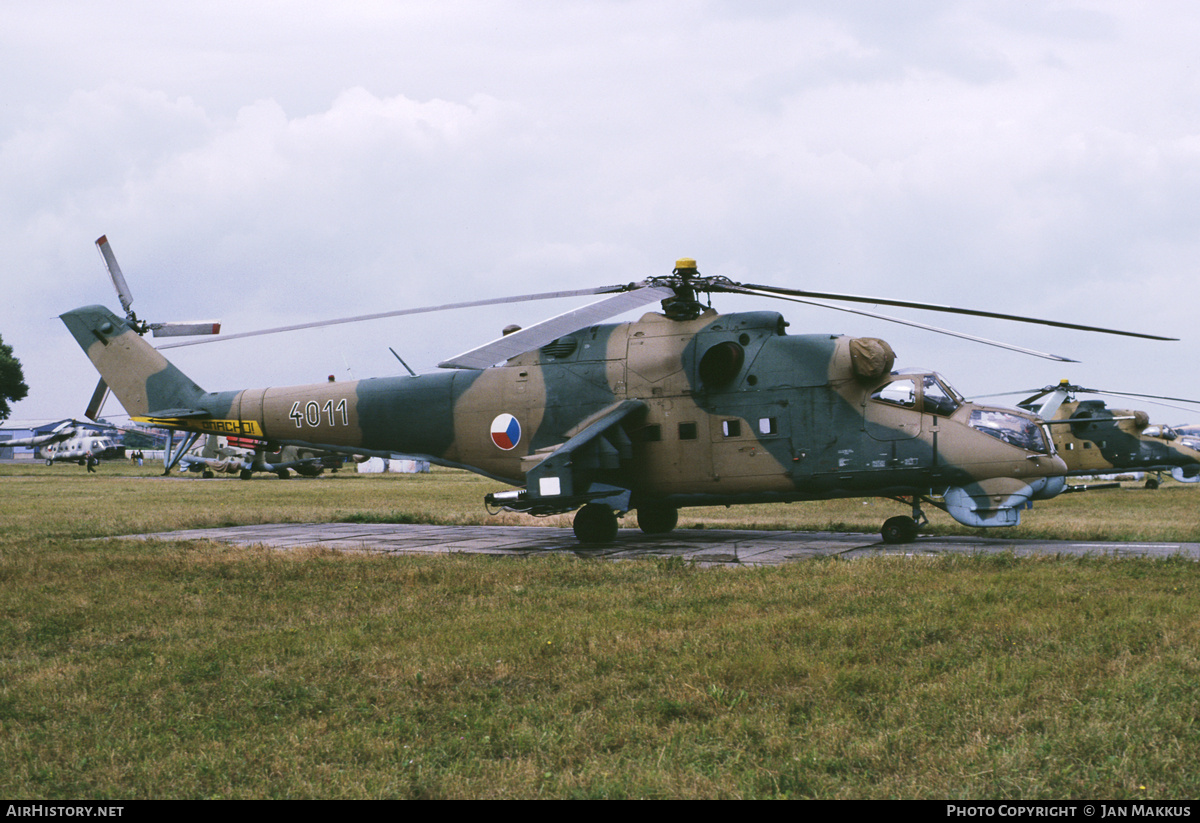 Aircraft Photo of 4011 | Mil Mi-24D | Czechoslovakia - Air Force | AirHistory.net #809137